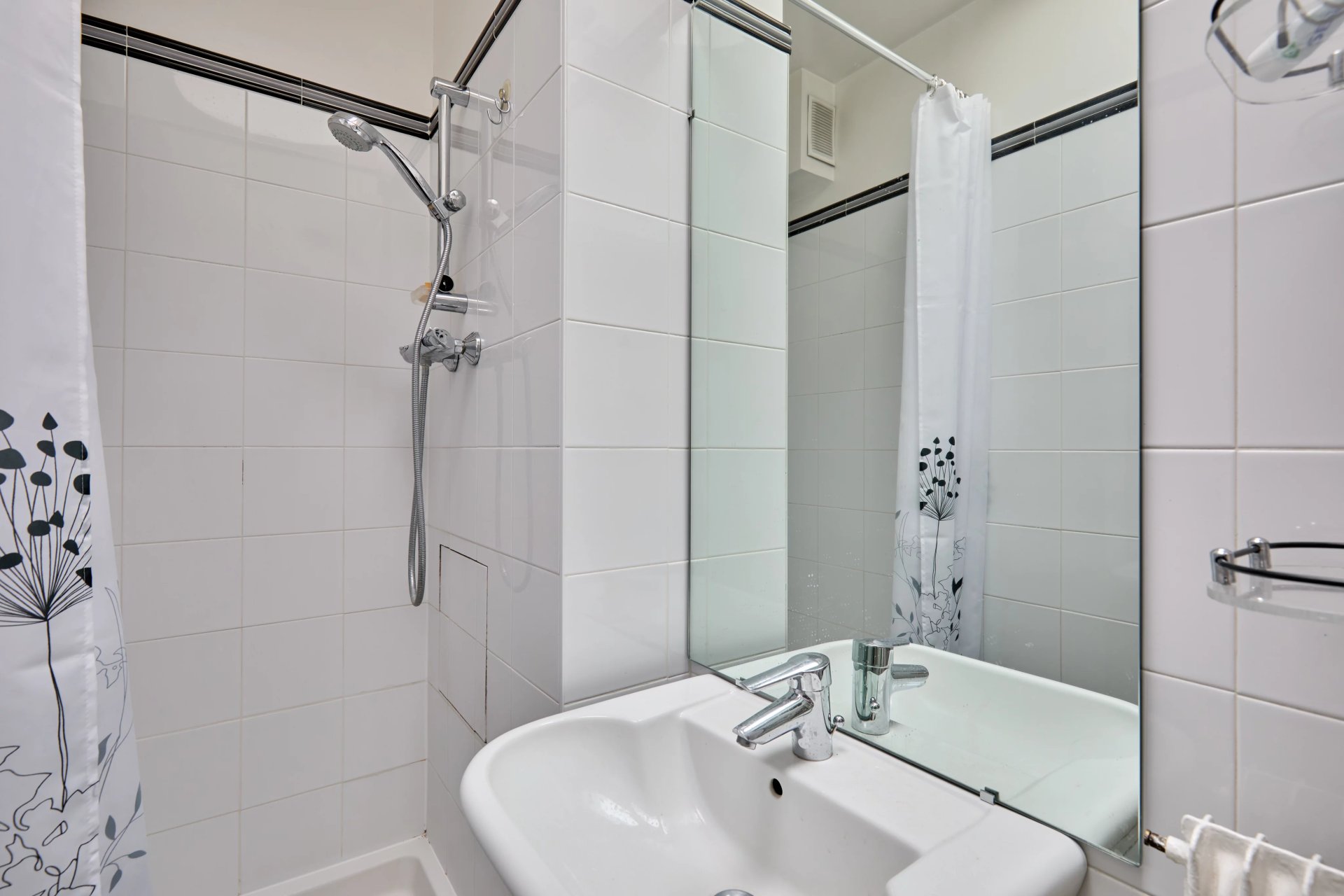 3 Bedroom Apartment/Flat's Image 12