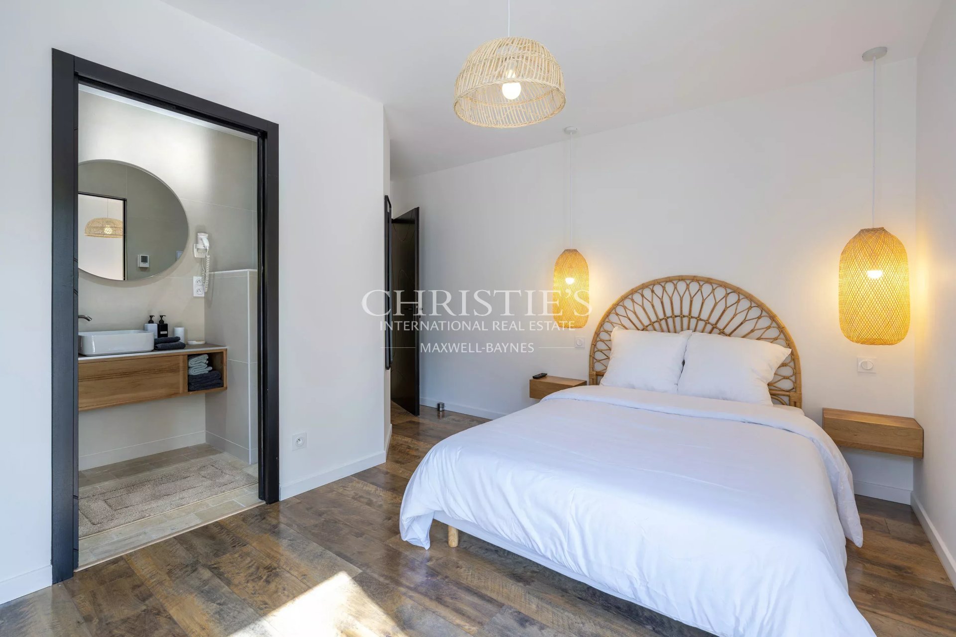 5 Bedroom Villa/Townhouse's Image 18