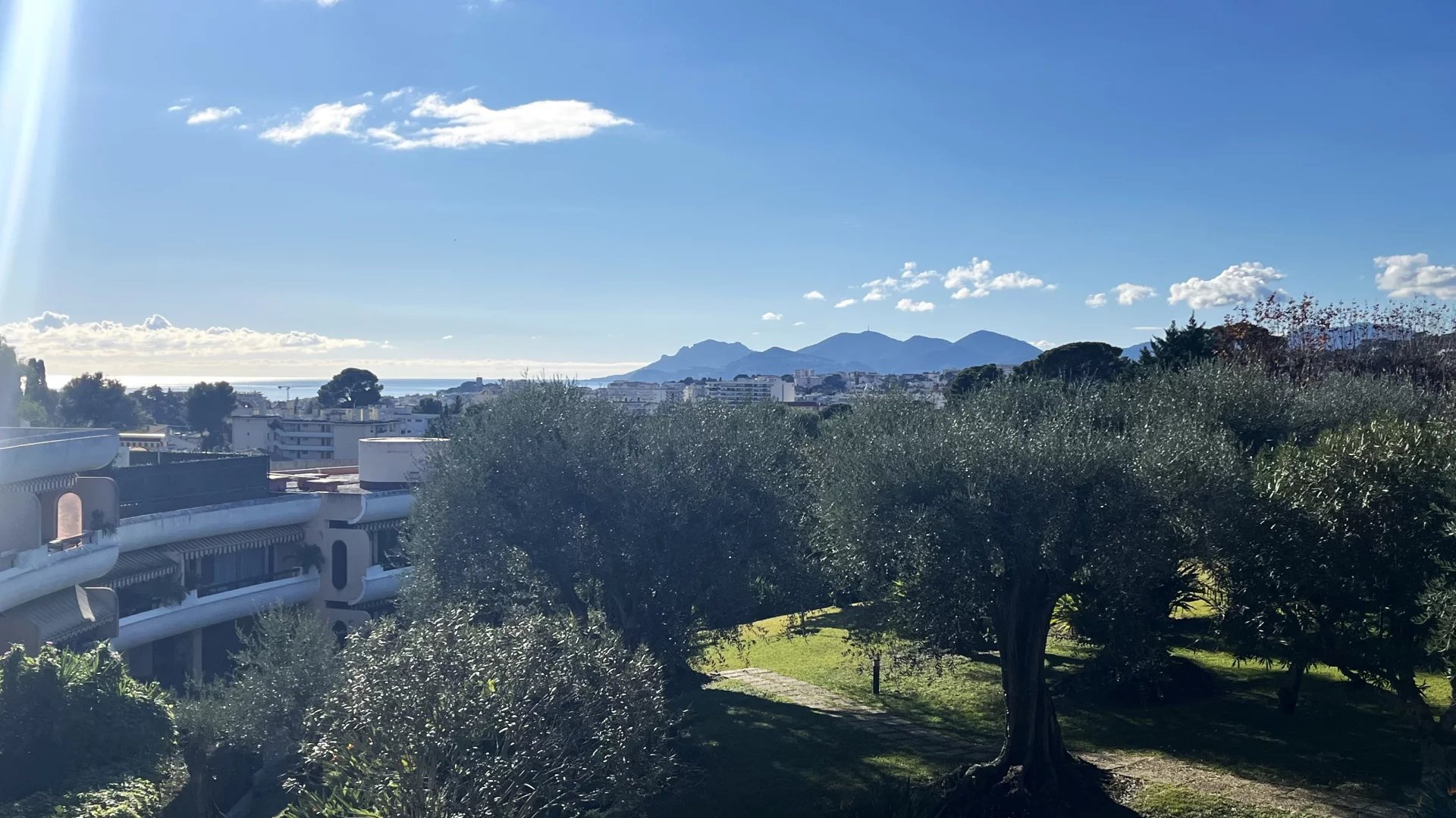 Le Cannet Penh Chai- 3P 75m² - grande terrasse vue mer