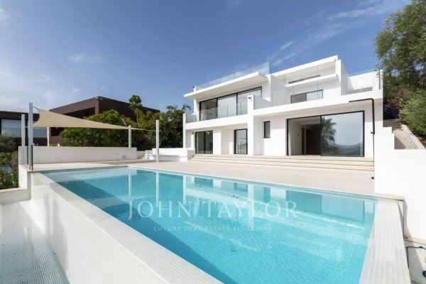 Luxury Villa in Ibiza: Panoramic Family Estate overlooking Dalt Vila — photo 1