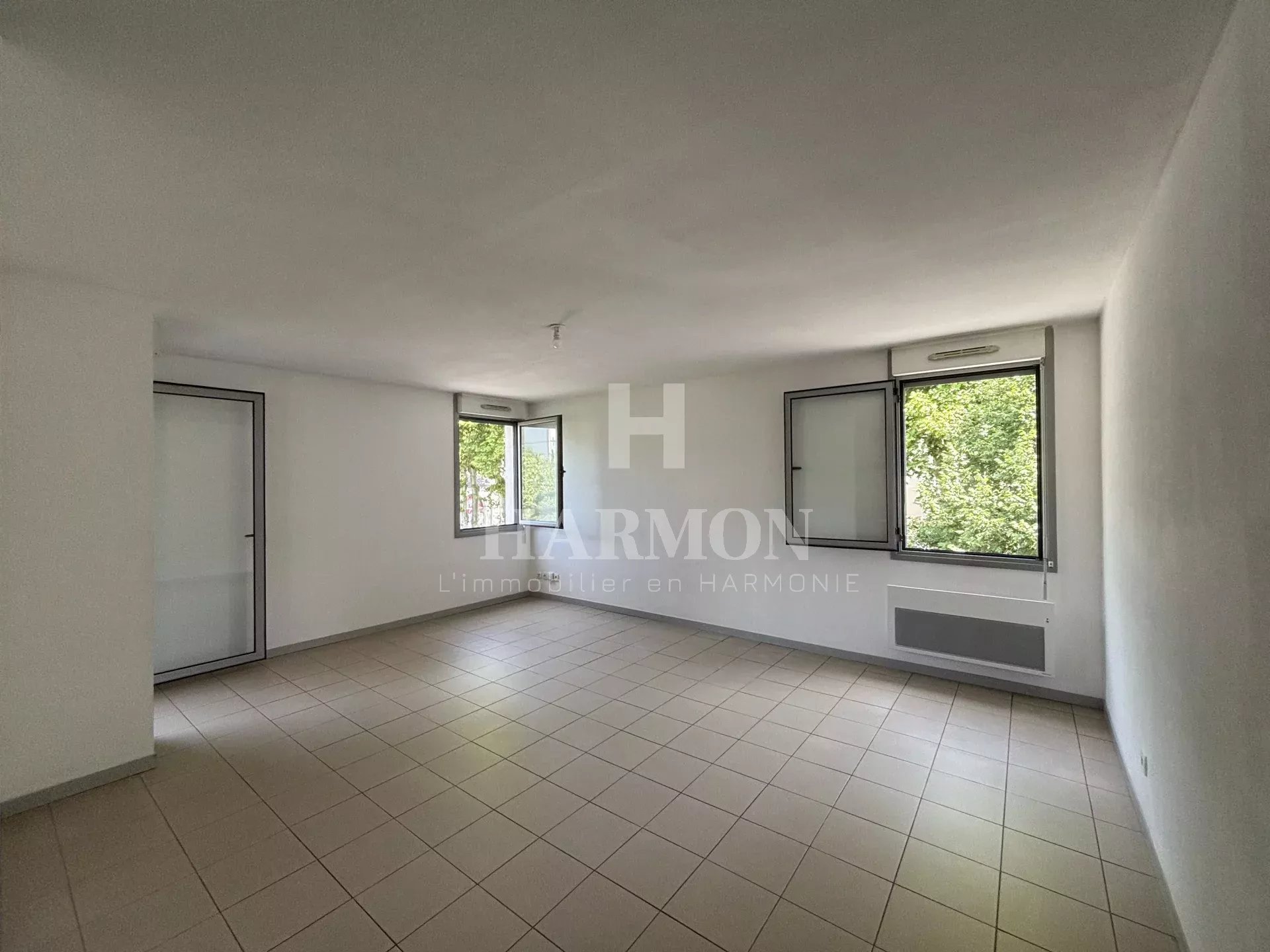 Magnificent T4 apartment in Oloron town center