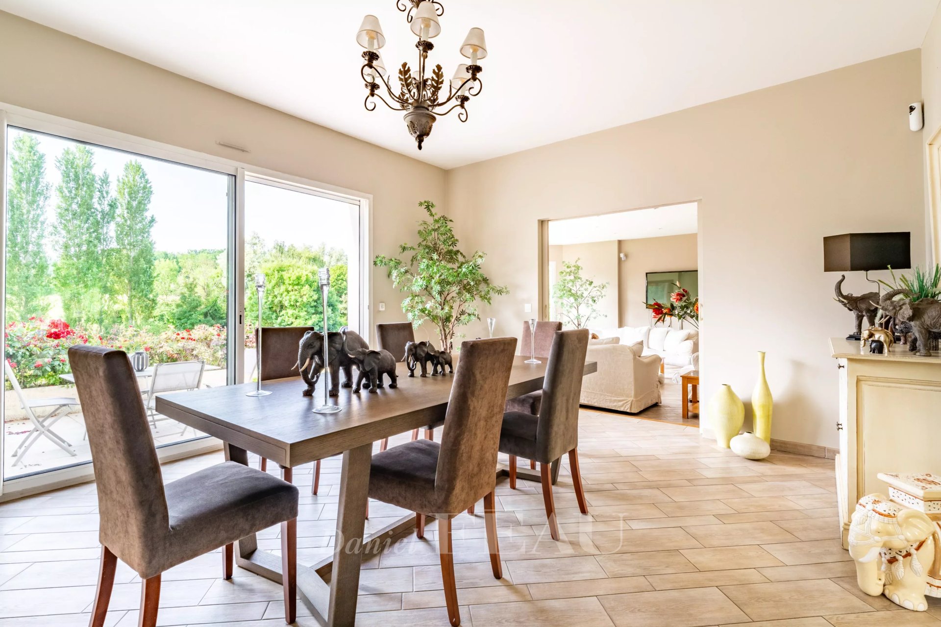 5 Bedroom Villa/Townhouse's Image 6