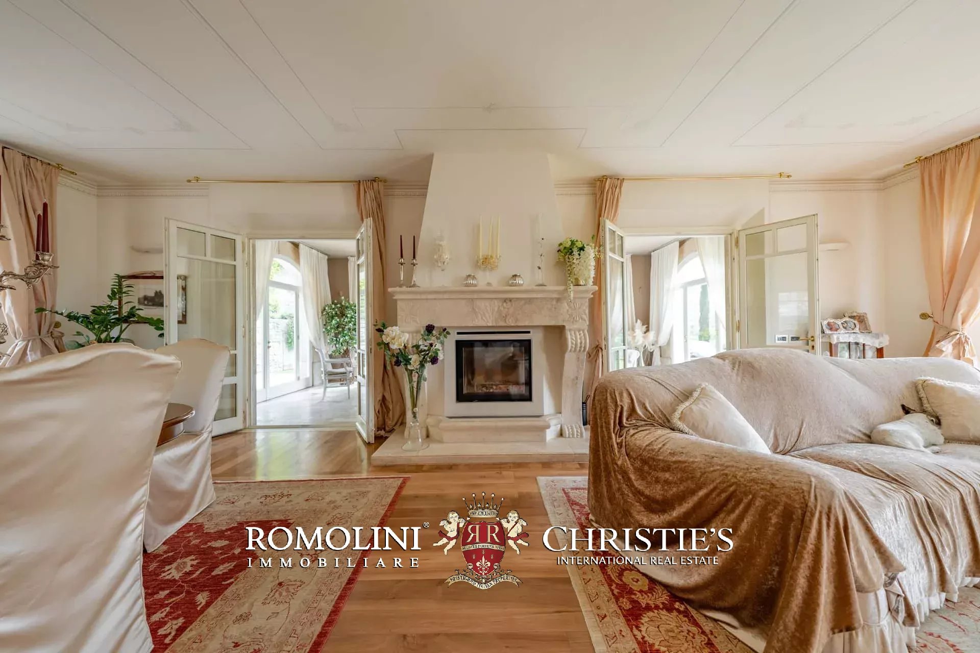 10 Bedroom Villa/Townhouse's Image 7
