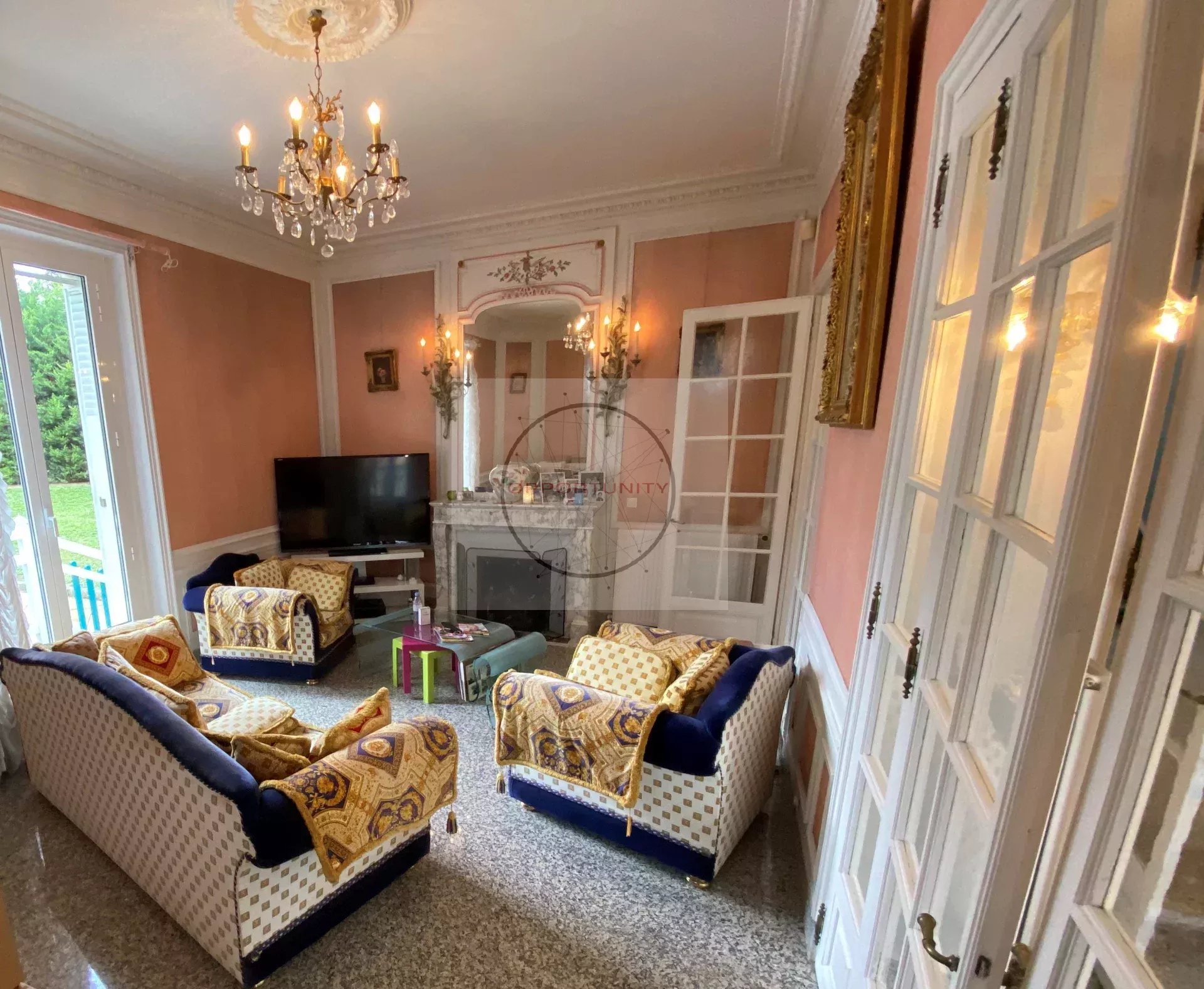 PROPRIETE BOURGEOISE SUR 1350 M² DE TERRAIN — photo 4