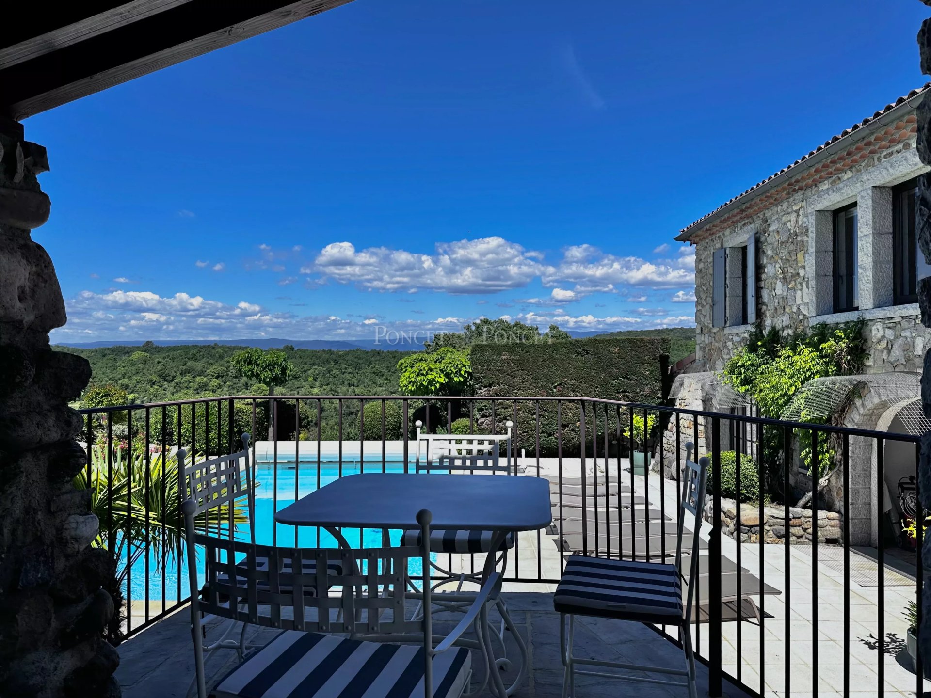 5 Bedroom Villa/Townhouse's Image 16