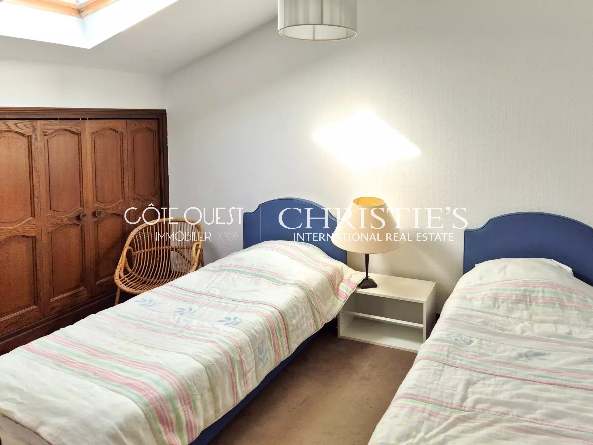 9 Bedroom Villa/Townhouse's Image 11