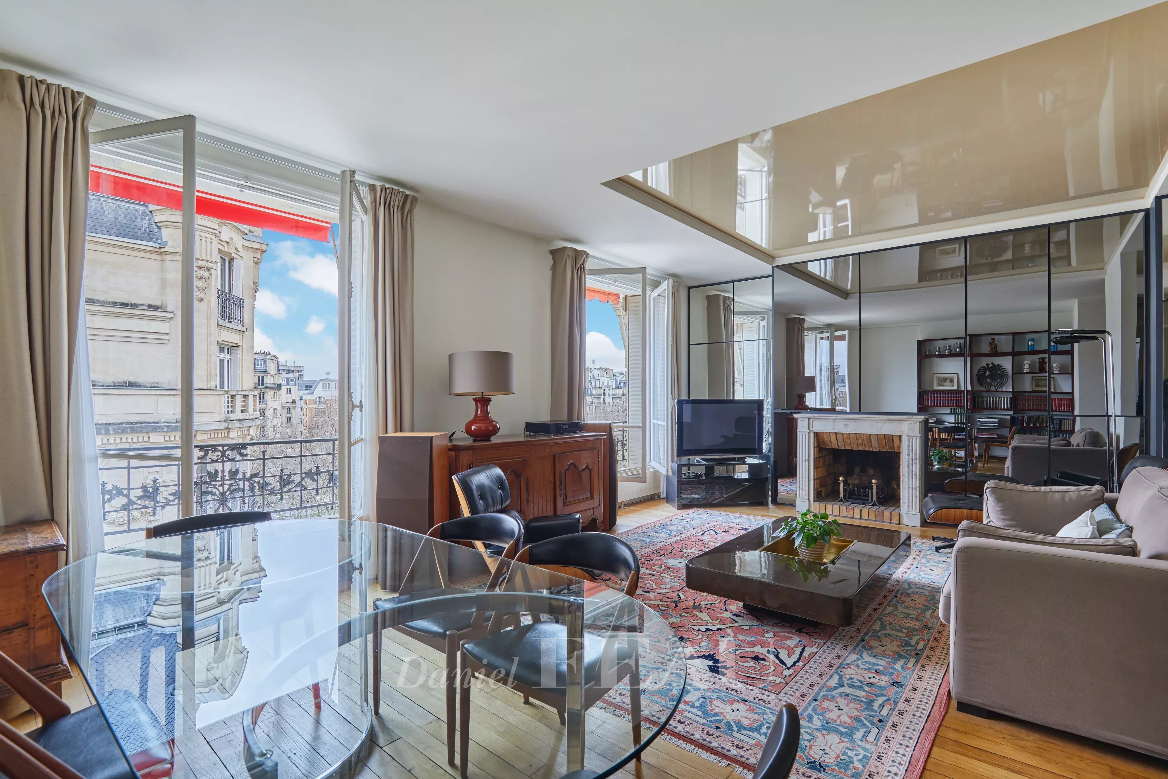 Sale Apartment Paris 7th