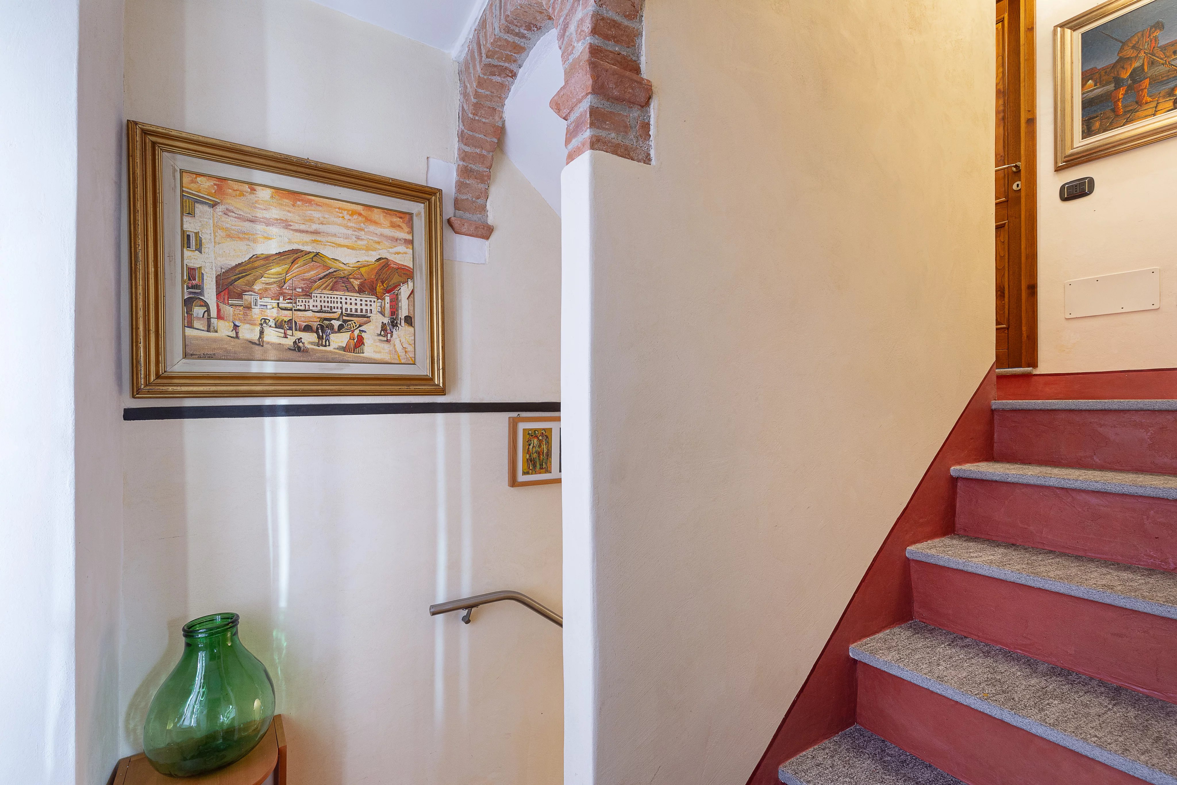 Rustic house in the historic center of Brienno - picture 22