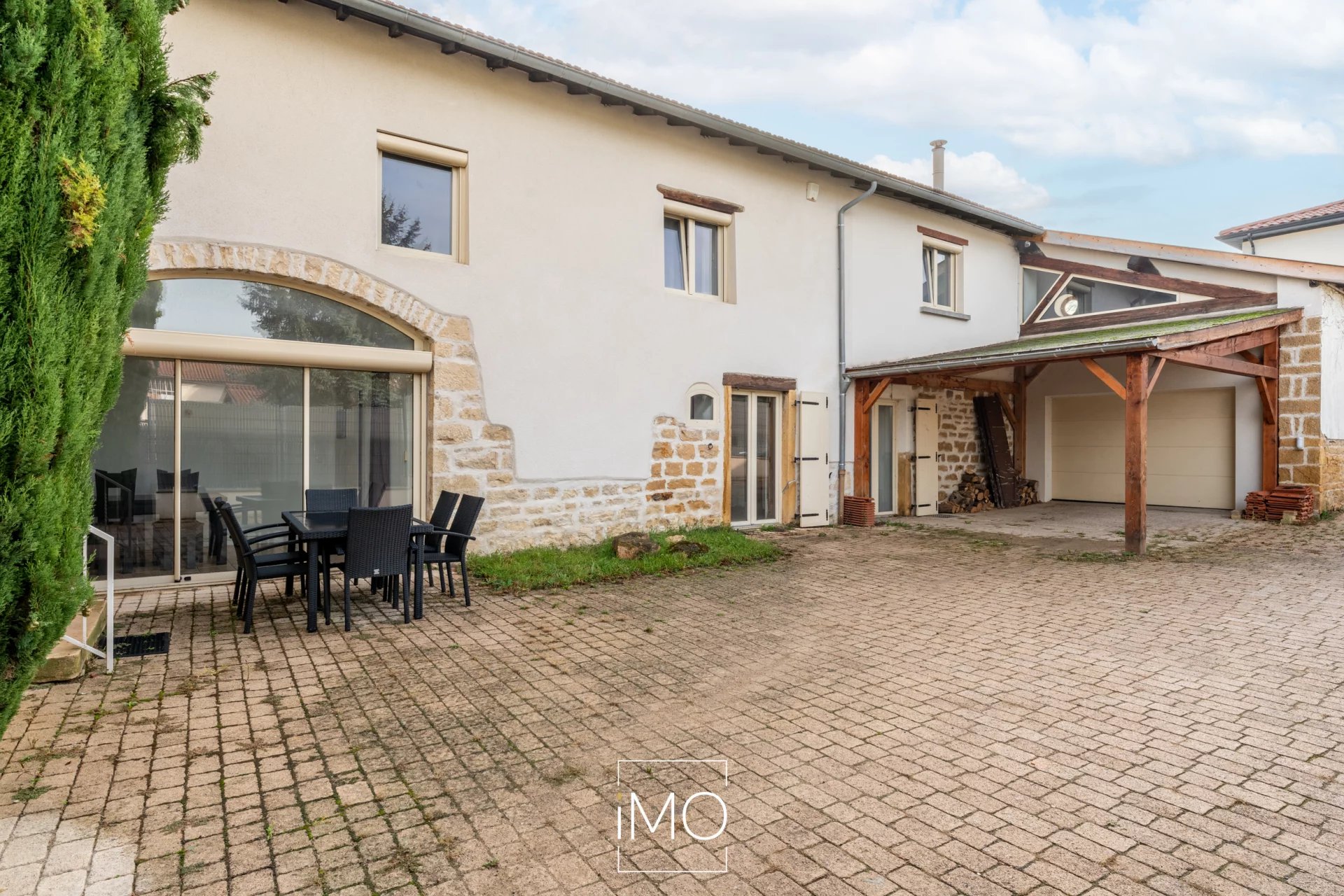 Maison de 216 m² à Chasselay sur parcelle de 380 m²