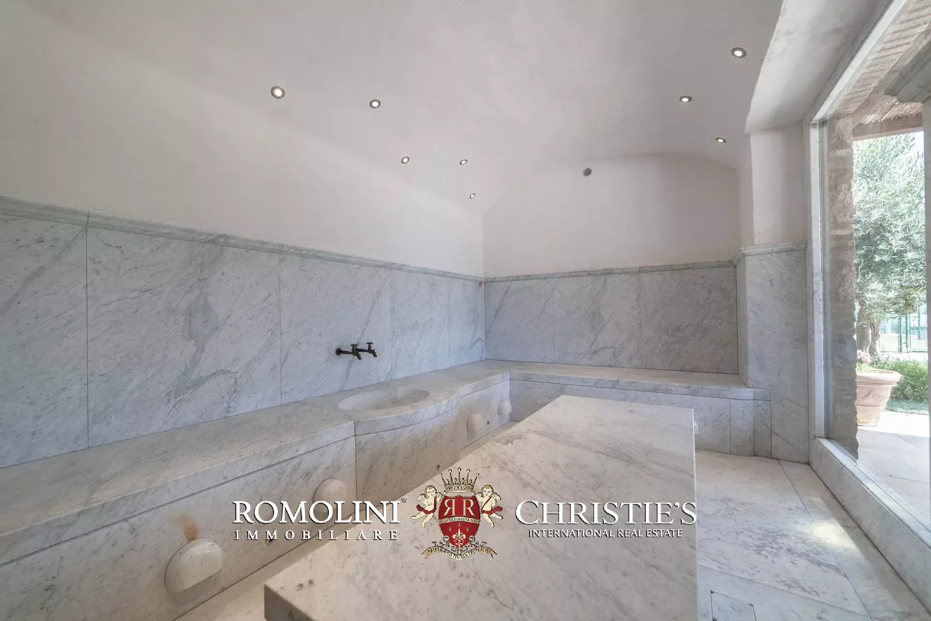 17 Bedroom Villa/Townhouse's Image 93