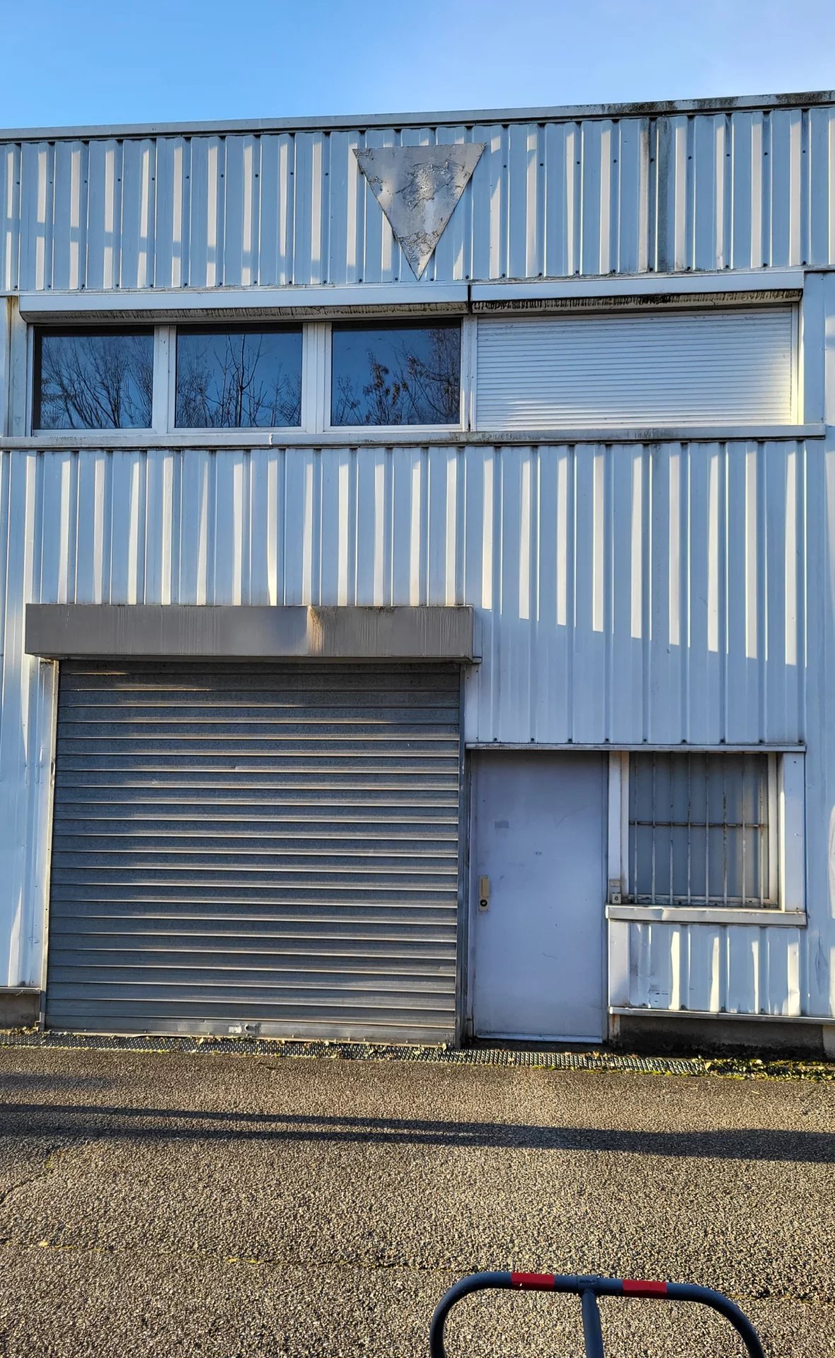 Entrepôt à vendre, Sassenage