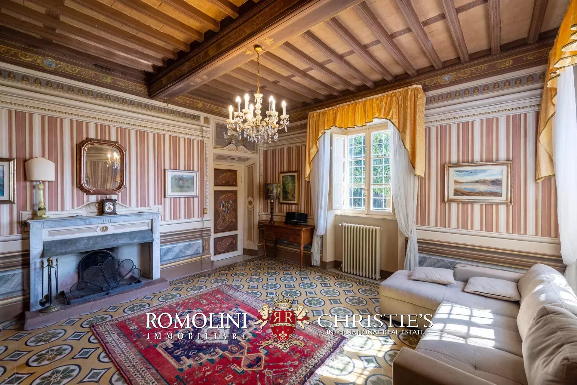 6 Bedroom Villa/Townhouse's Image 46