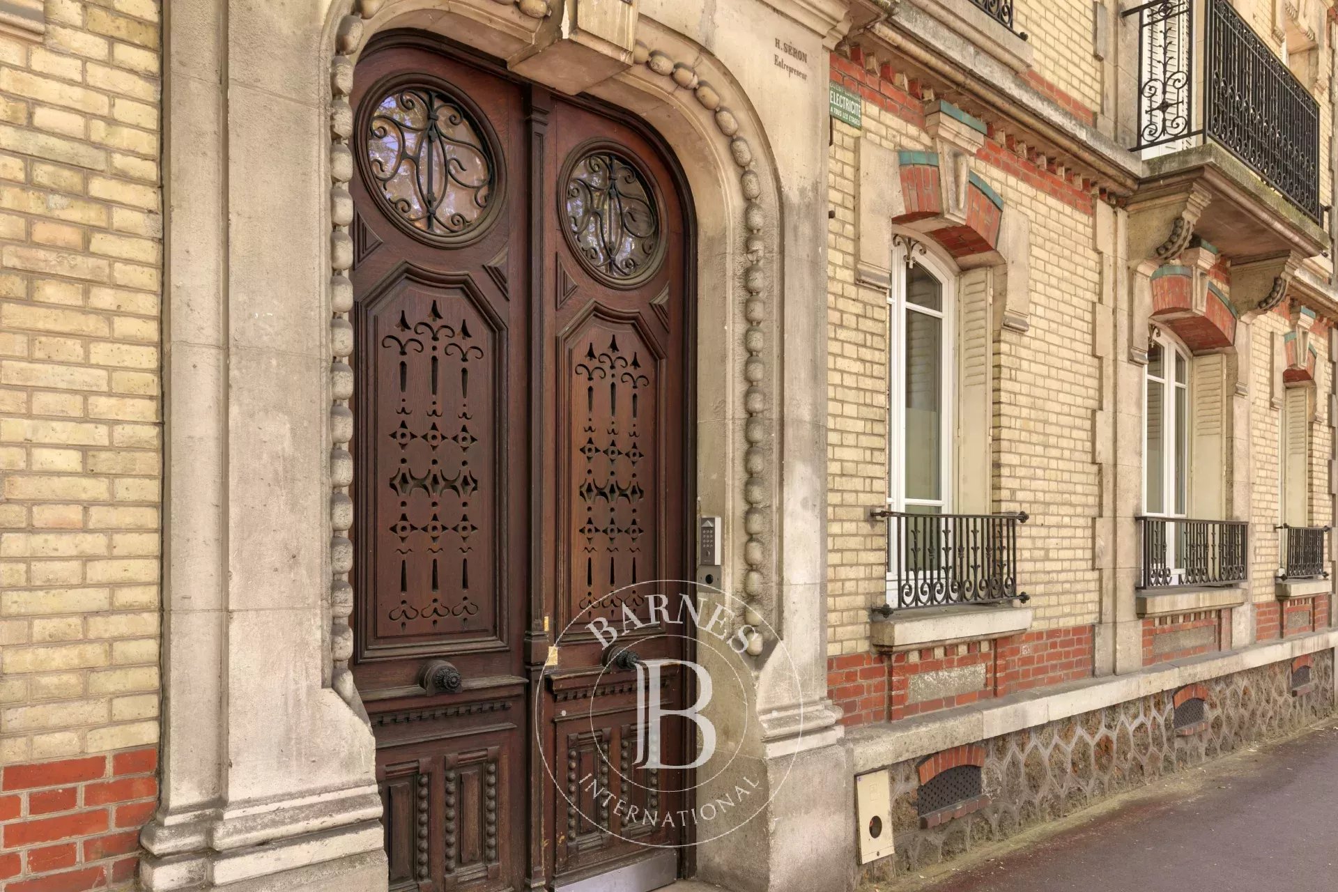 Daire Vanves - picture 11