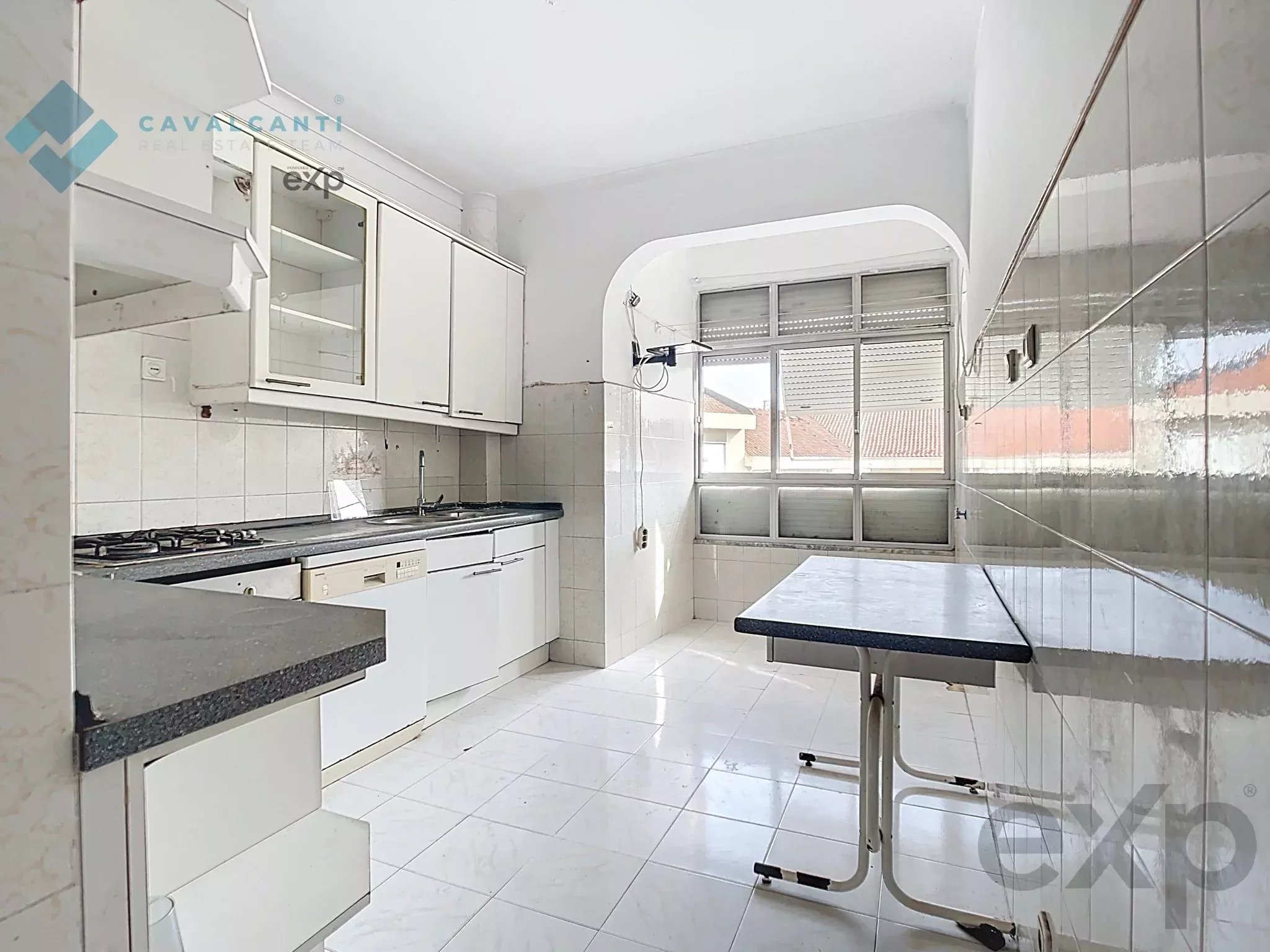 T3 for refurbishment in the heart of Carnaxide 86827812 image 8