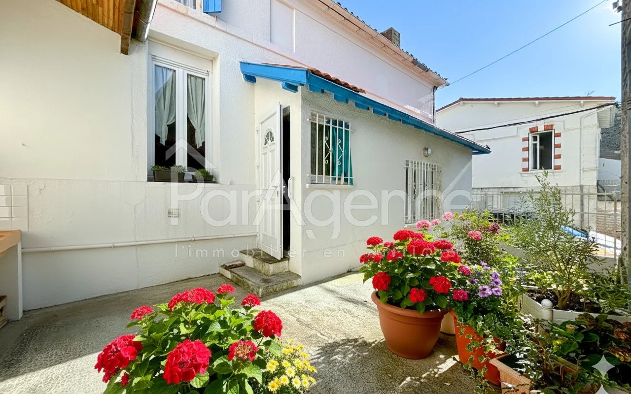 ROYAN, MAISON DE VILLE 4 pièces A PROXIMITE IMMEDIATE DU MA