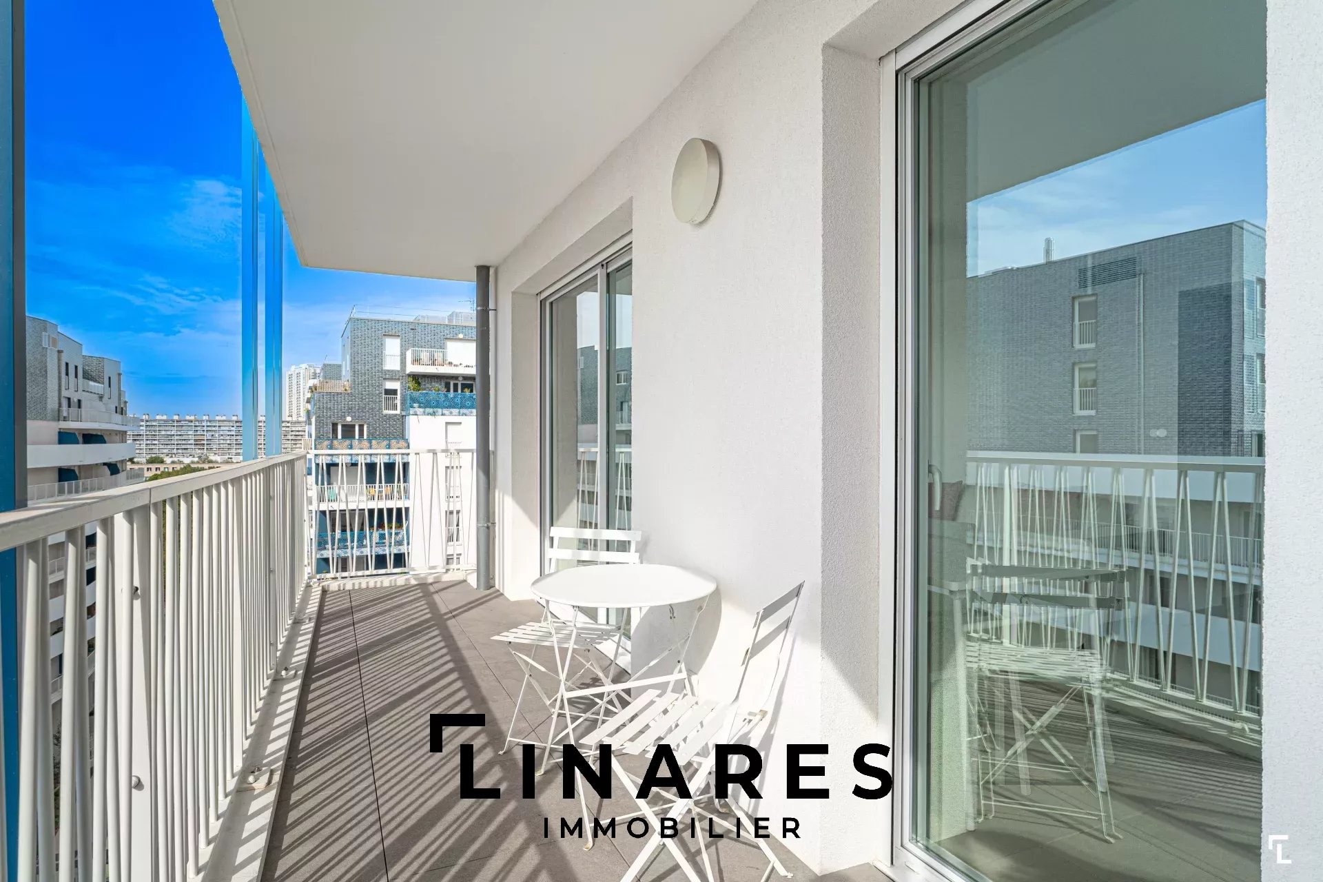 ONE STEP - Appartement T2 de 48m2 + Terrasse 10 m2 - 13008