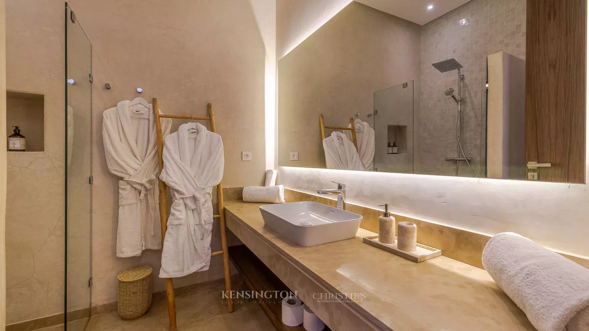 6 Bedroom Villa/Townhouse's Image 26
