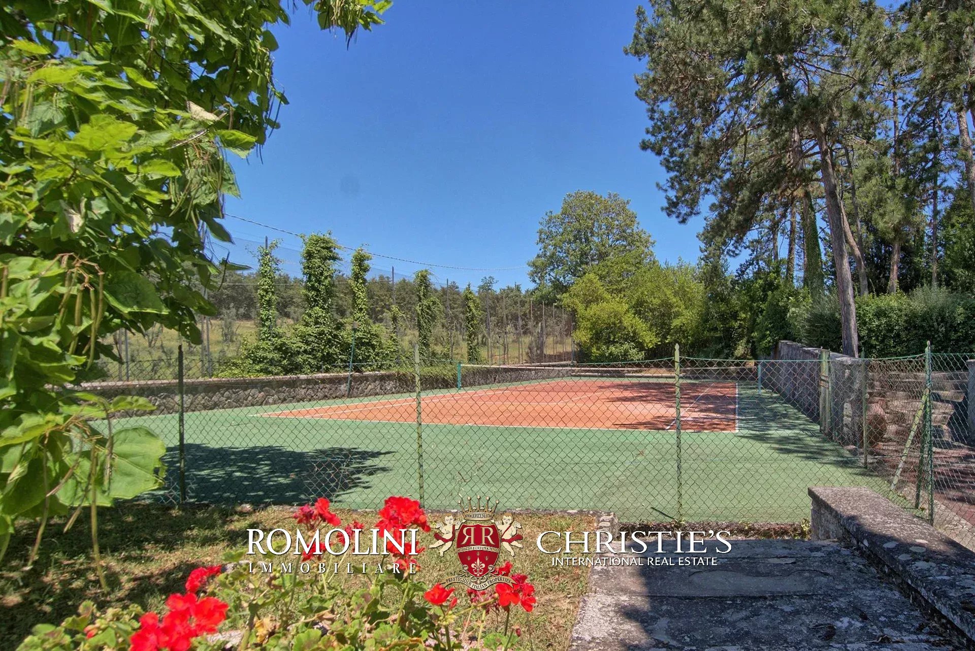 11 Bedroom Villa/Townhouse's Image 74