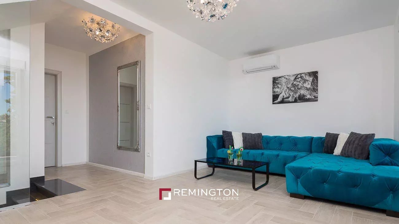 5 Bedroom Villa/Townhouse's Image 21