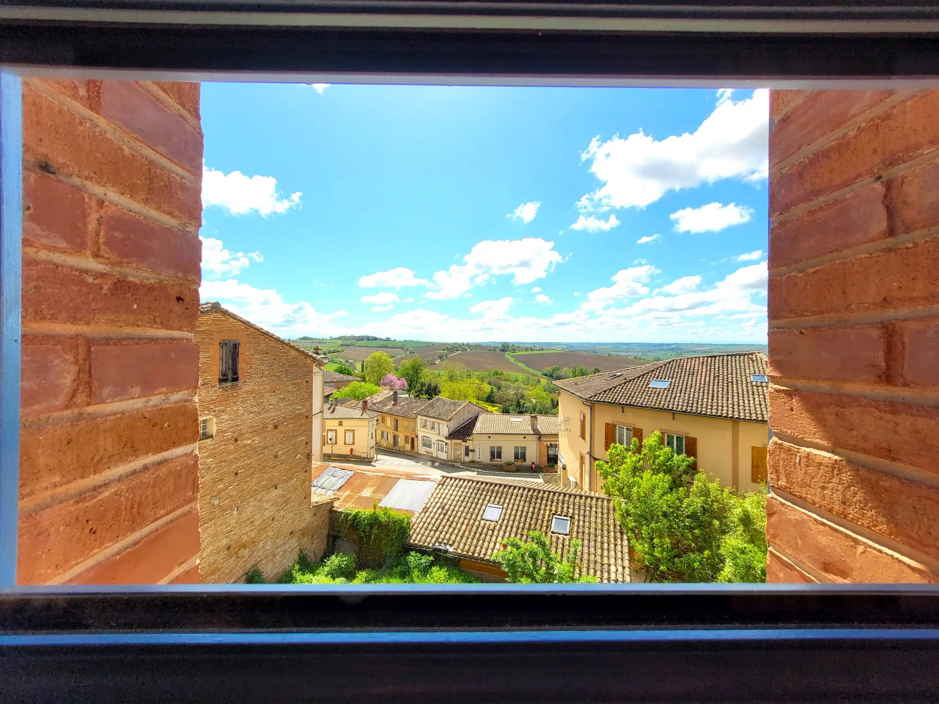 Verfeil centre, Appartement T3, rénové, avec jolie vue