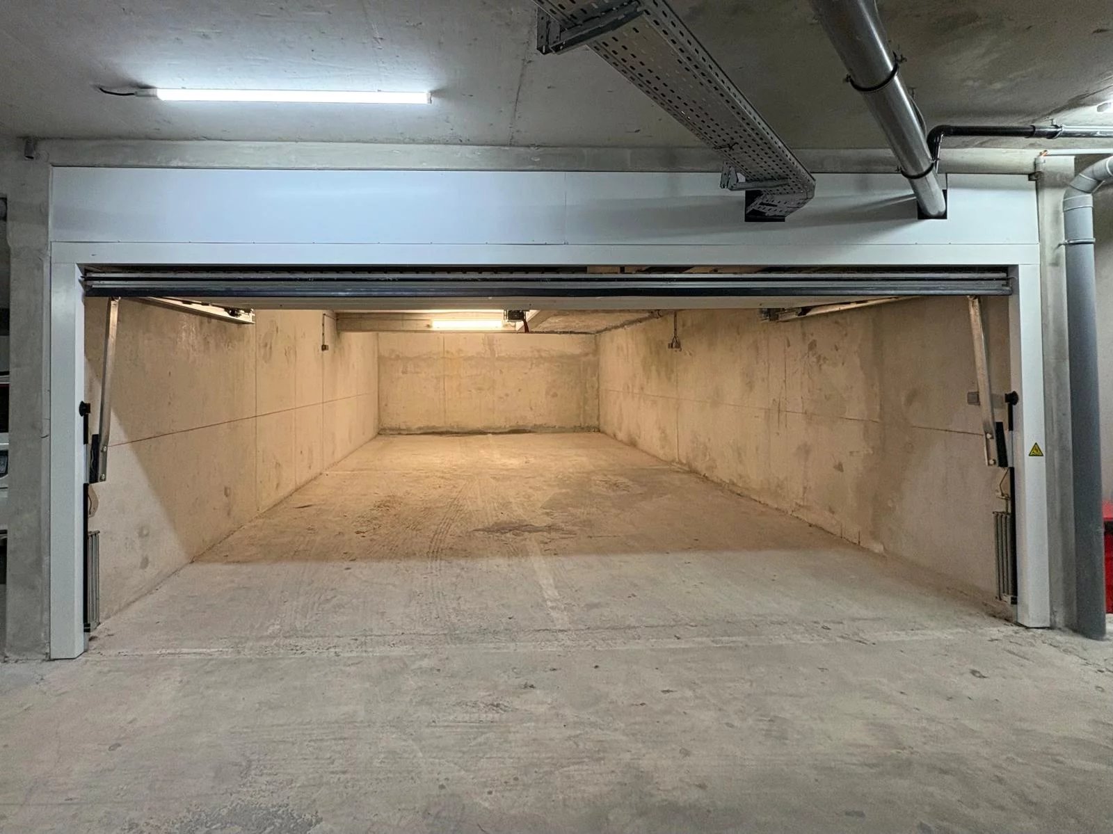 RIMIEZ - BOX/STOCKAGE  - 50 m²