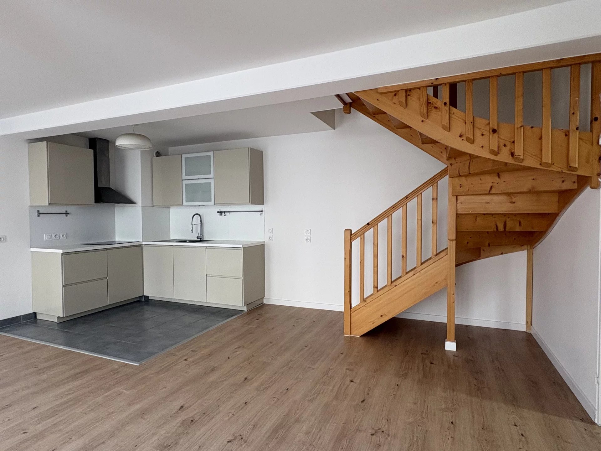 APPARTEMENT 5 PIECES DUPLEX SERRIS