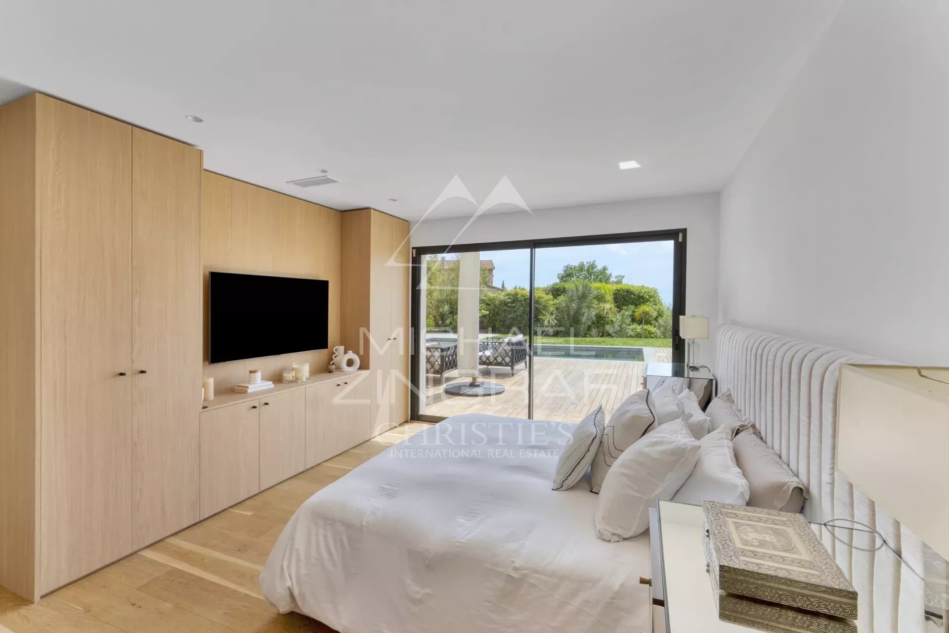 4 Bedroom Villa/Townhouse's Image 8