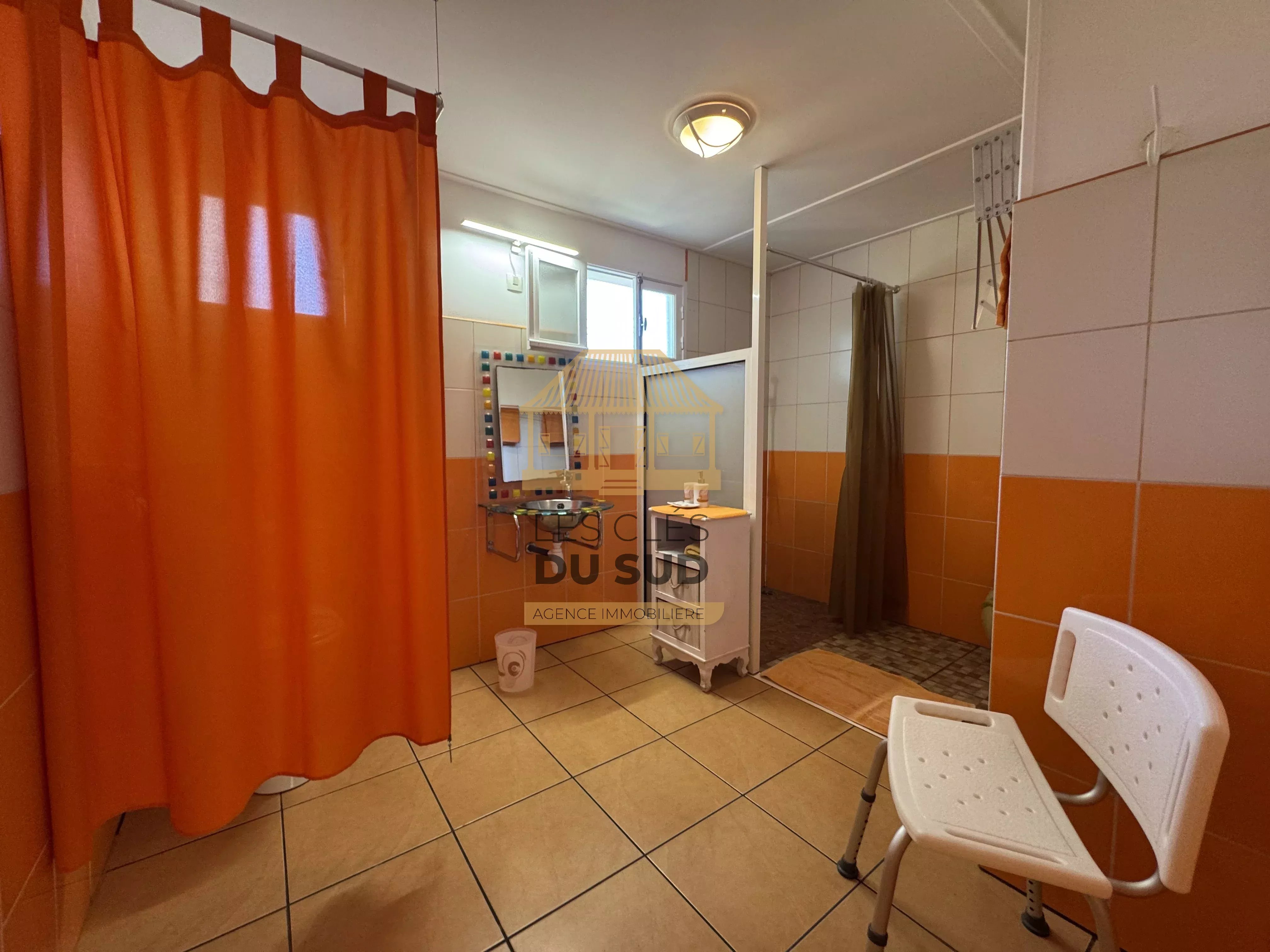 SAINT-PHILIPPE – BASSE VALLÉE – ENSEMBLE DE 5 BUNGALOWS EN LOCATION SAISONNIÈRE