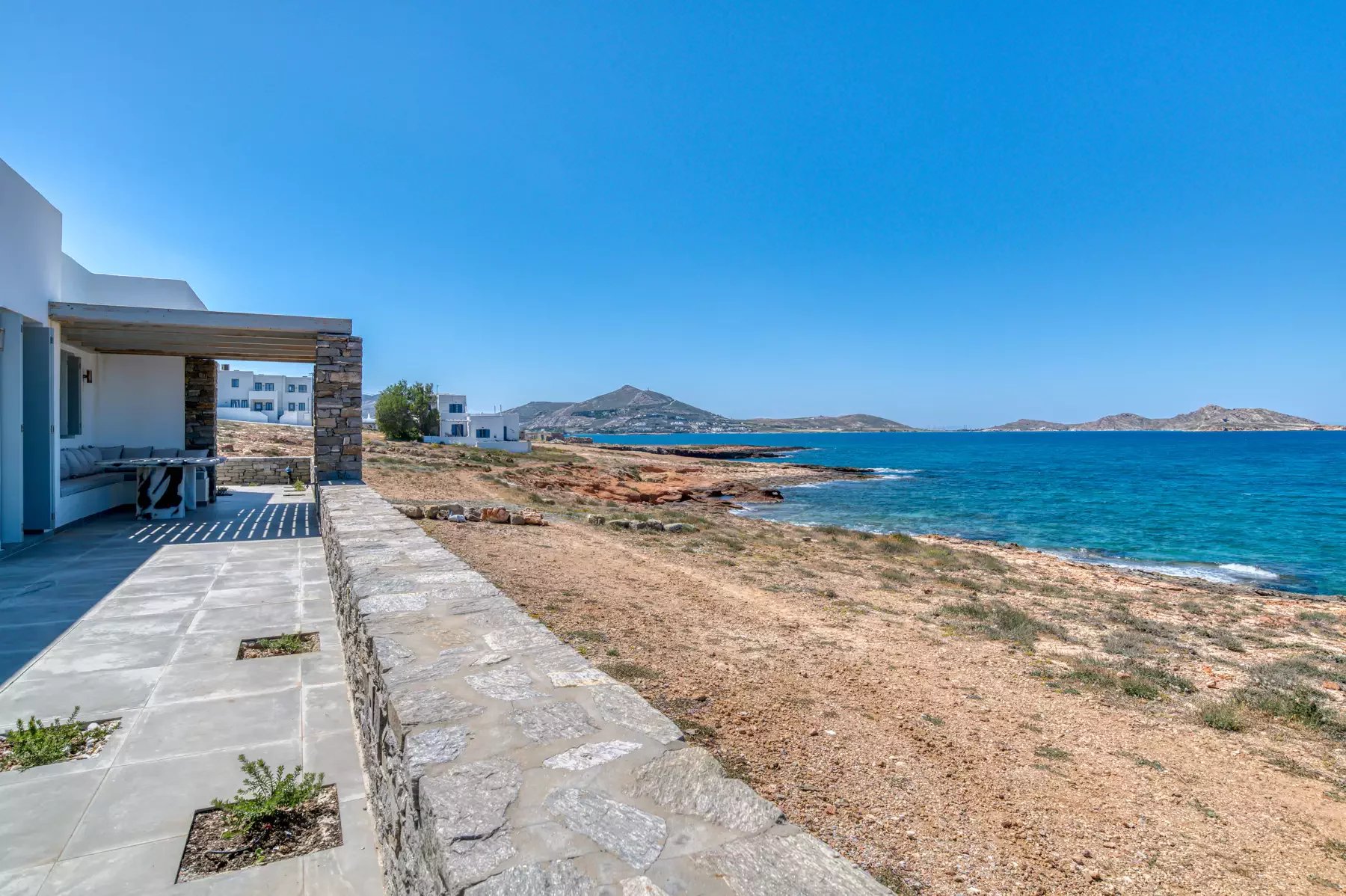 FOR SALE – EXCEPTIONAL WATERFRONT VILLA – PAROS ISLAND