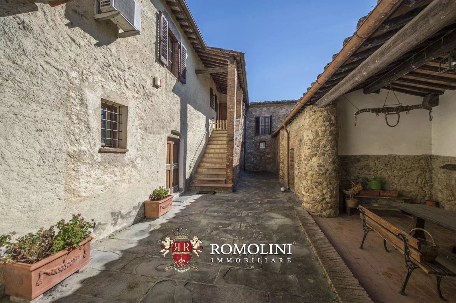10 Bedroom Vineyard's Image 29