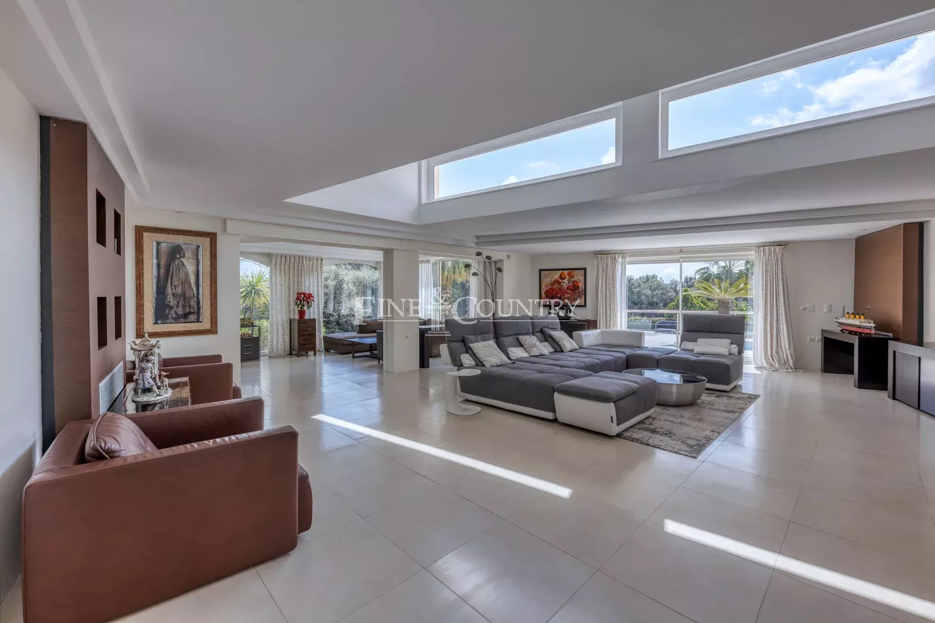 Photo of for sale property in Valbonne with tennis and hélipad