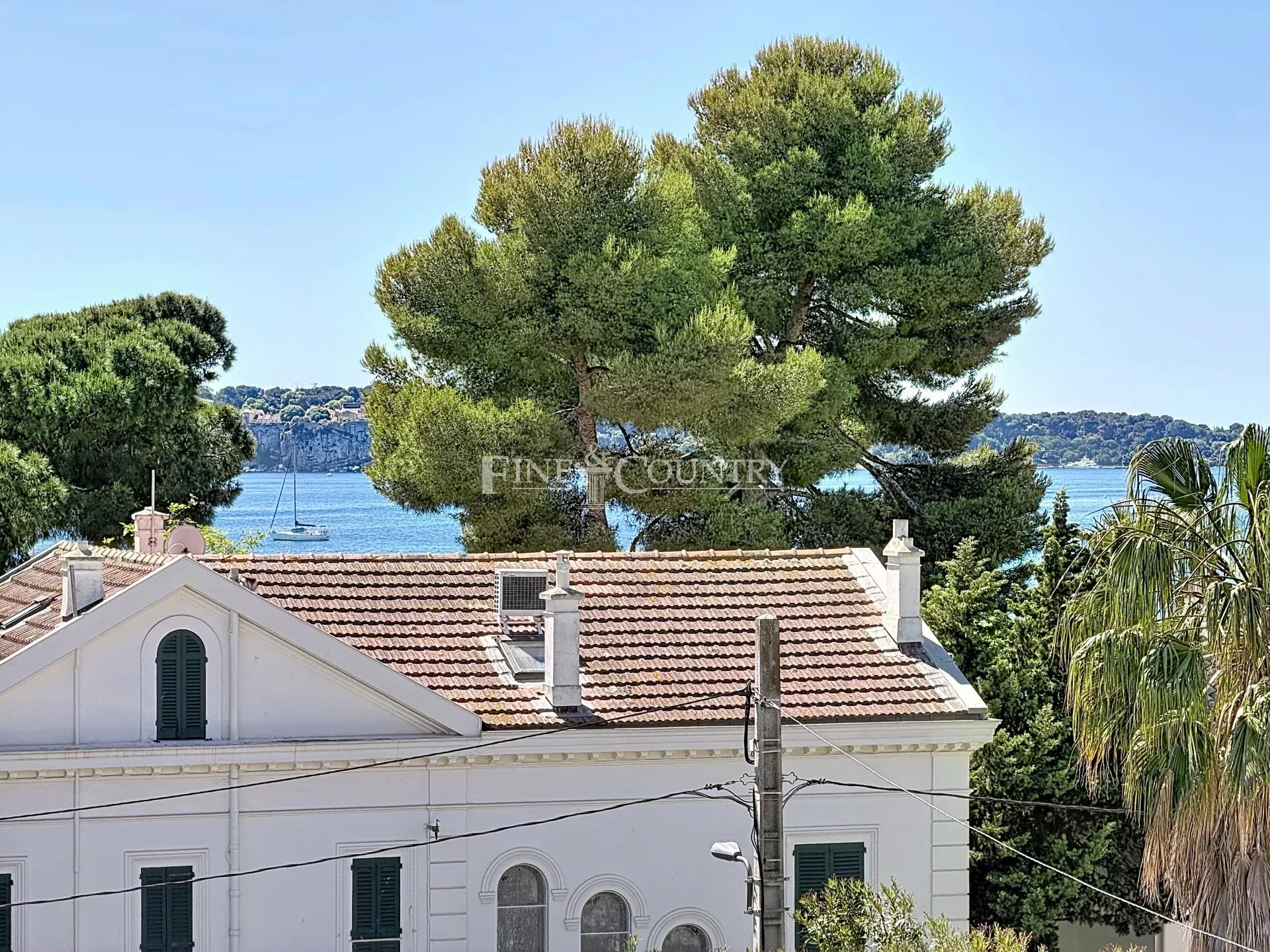 Photo of Apartment with Sea VIew and Pool For Sale in Palm Beach, Cannes