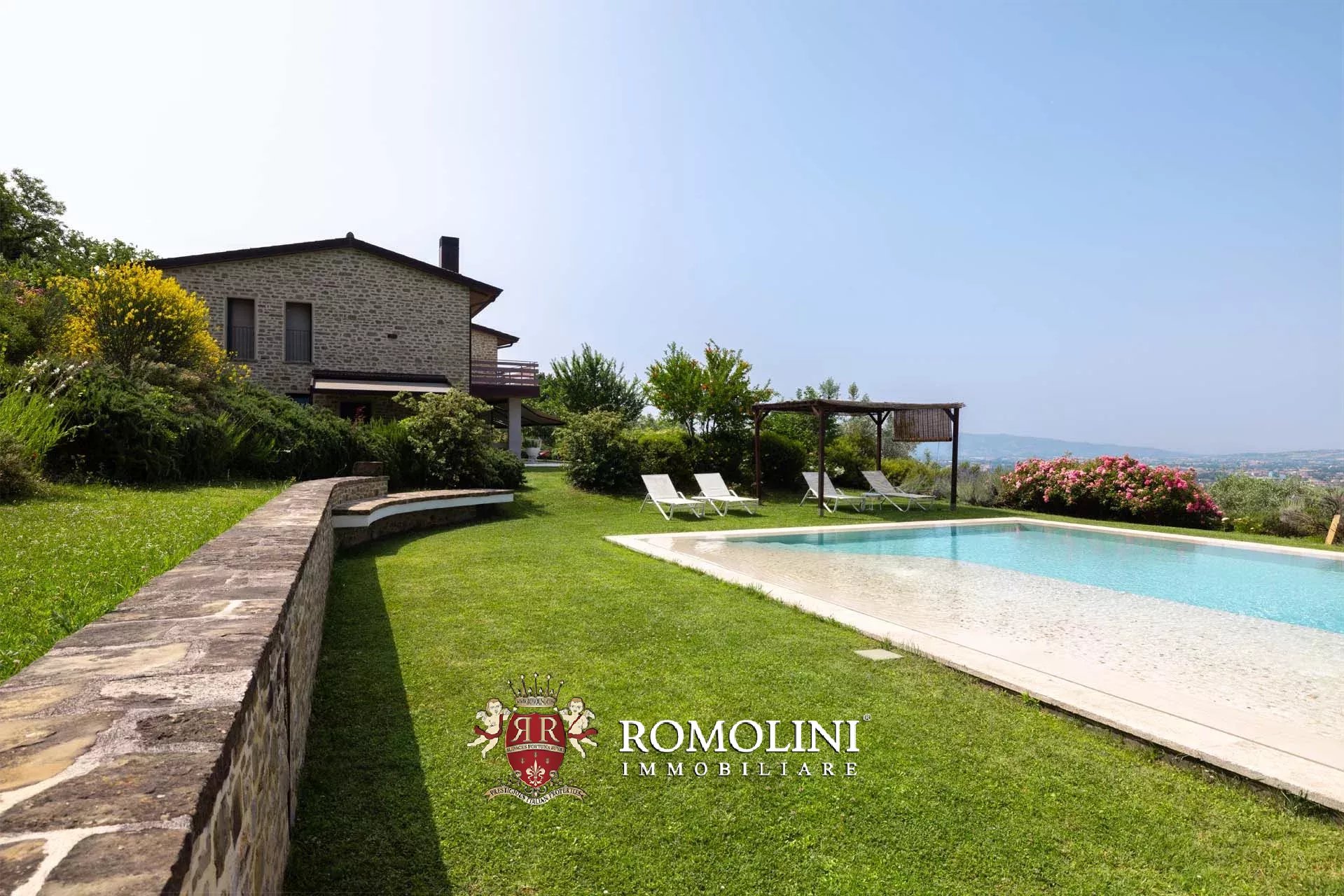 5 Bedroom Villa/Townhouse's Image 8