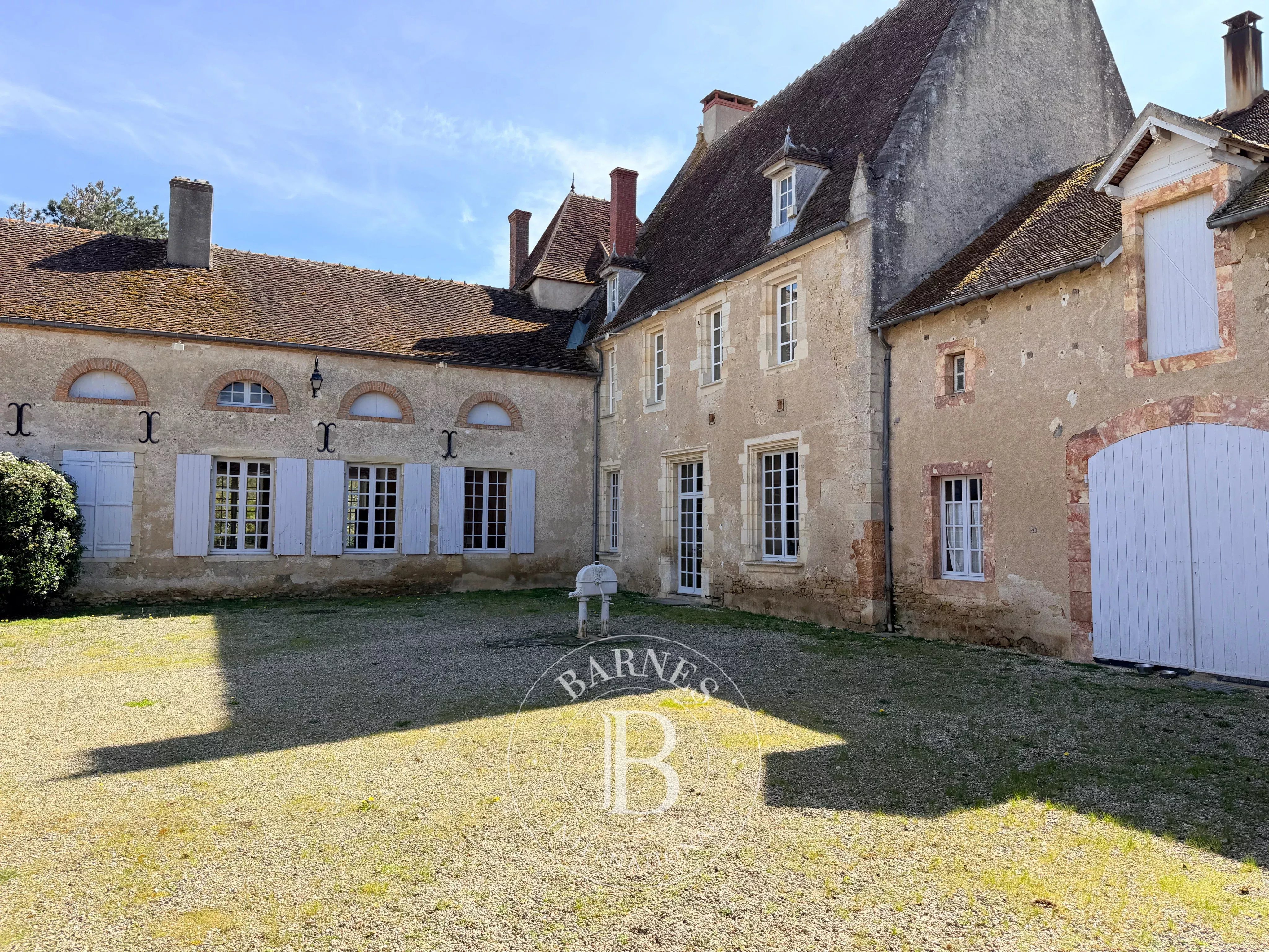 Château Saint-Amand-Montrond  -  ref 87157247 (picture 3)