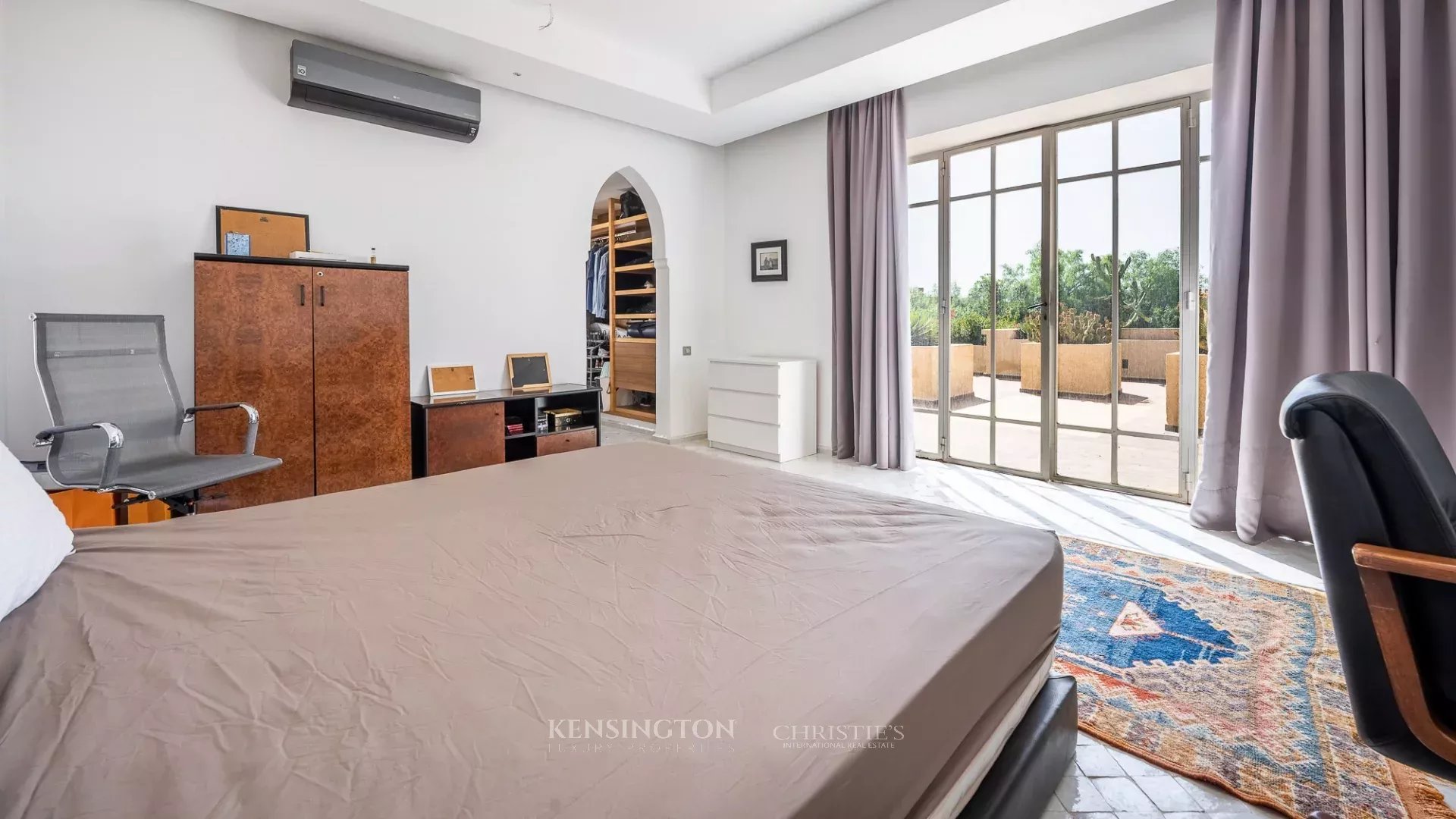 6 Bedroom Villa/Townhouse's Image 8