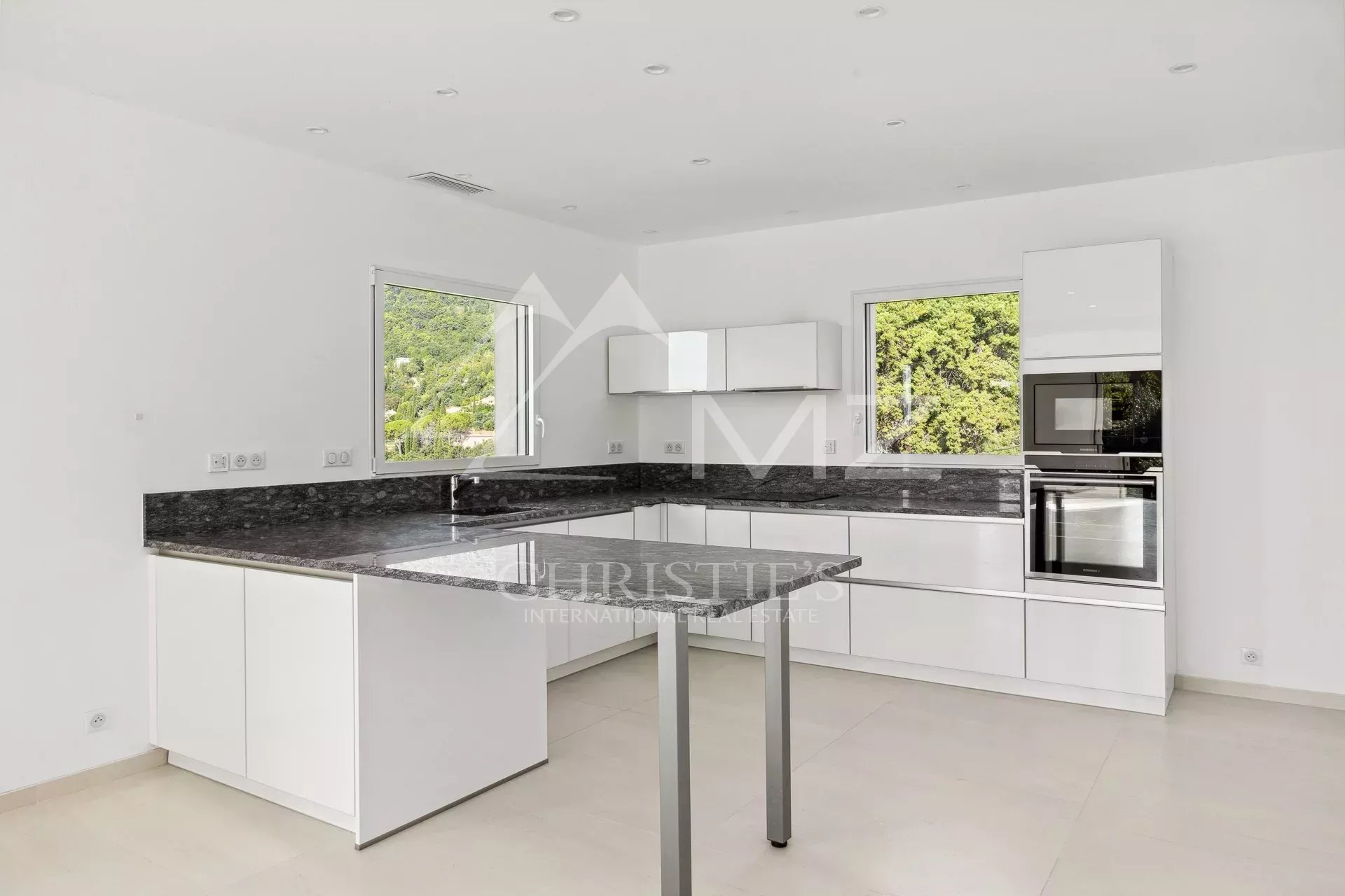 3 Bedroom Villa/Townhouse's Image 5