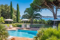 Luxury Seafront Villa Grimaud: A 12-Bedroom Family Estate in Beauvallon — photo 1 of 7