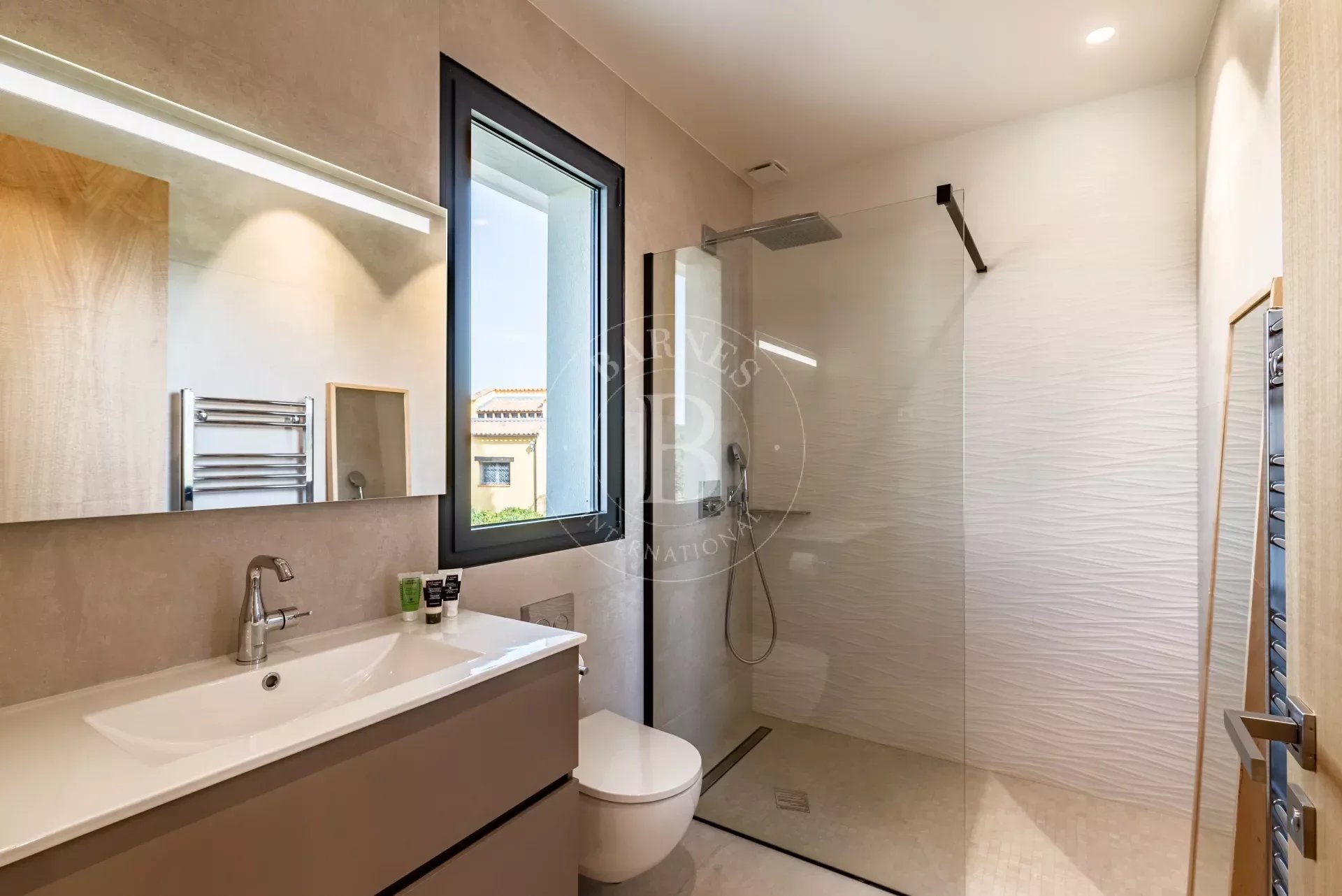 Mougins - New contemporary villa - picture 14