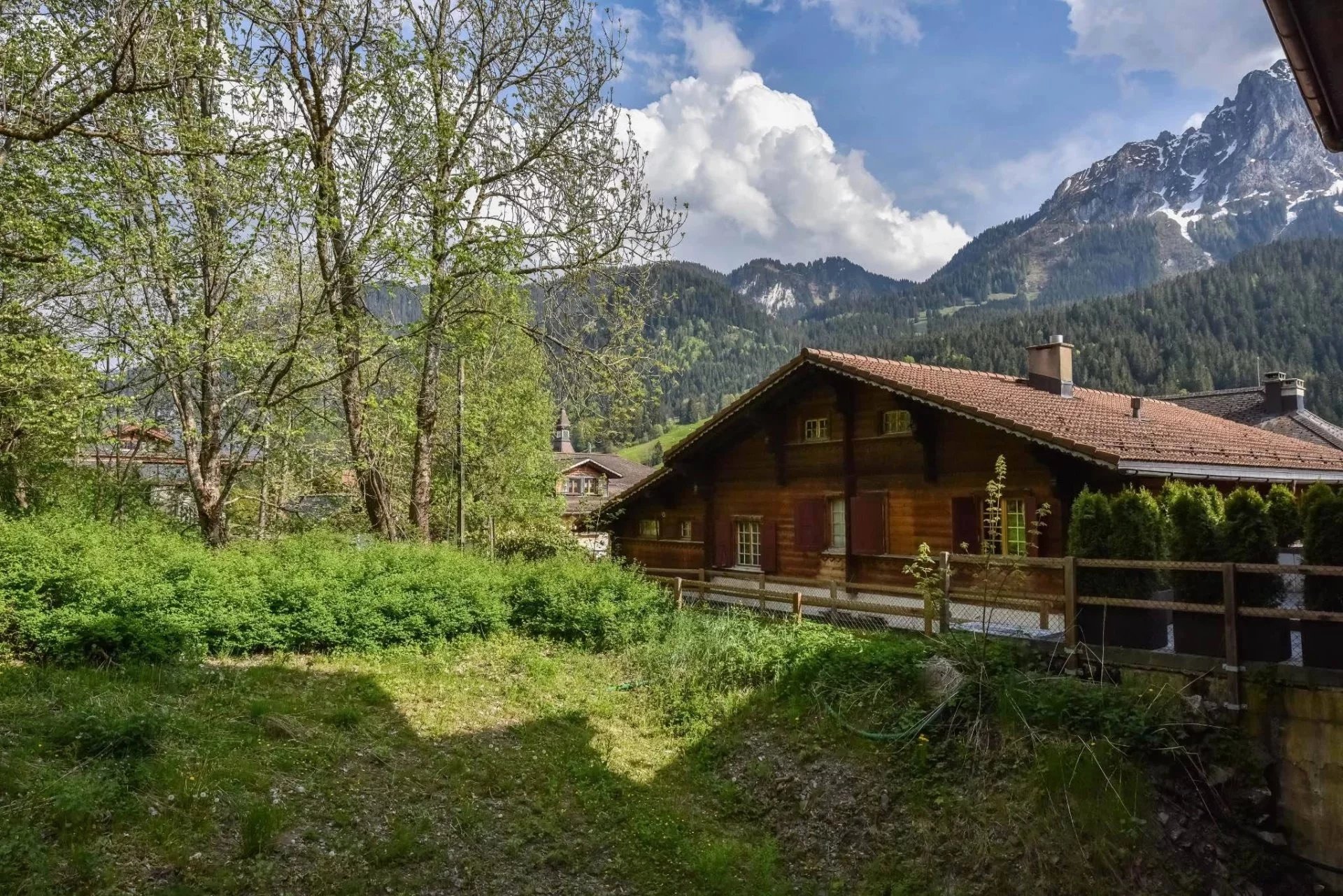Exceptional chalet in the heart of the village