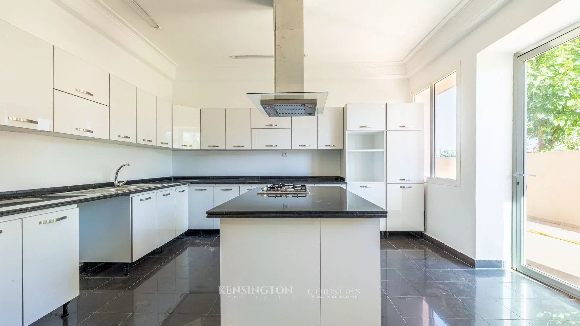 5 Bedroom Villa/Townhouse's Image 33