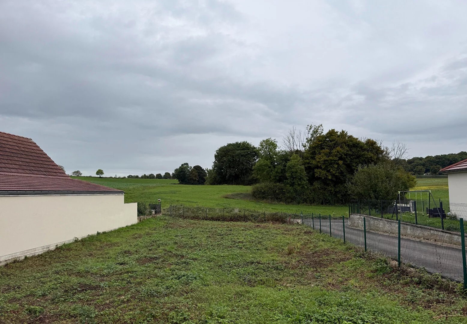 Terrain constructible de 425m2 à 5 minutes de Besançon