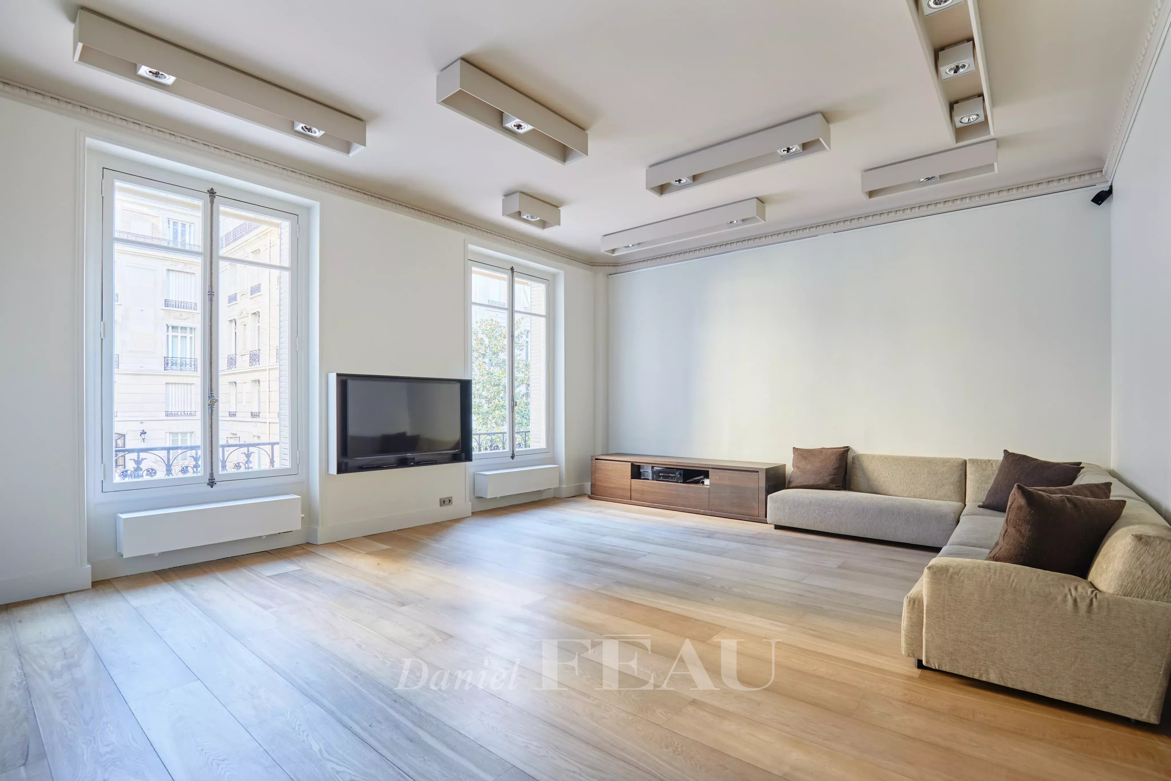Paris 8th District – A 3-bed apartment in a prime location