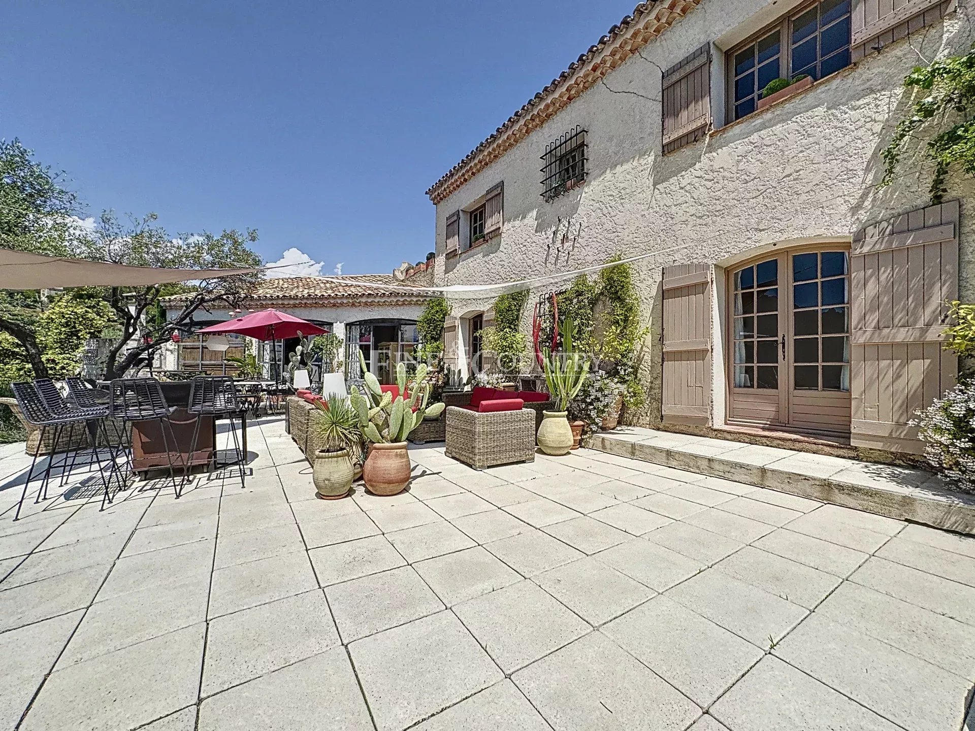 Photo of Villa for sale near Levens with swimming pool