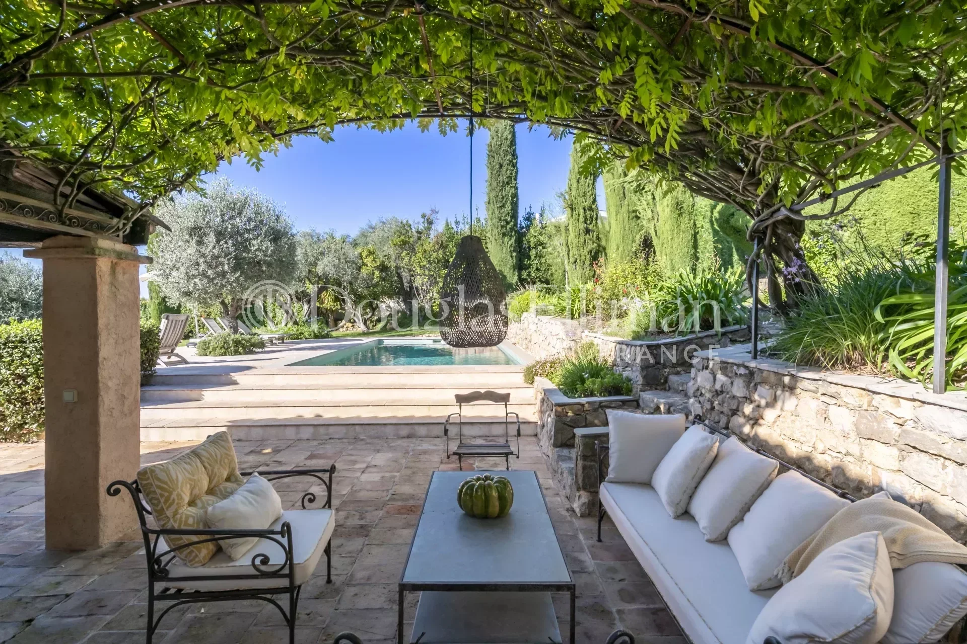 OPIO – Une charmante villa de 4 chambres avec piscine chauffée - Image nᵒ3