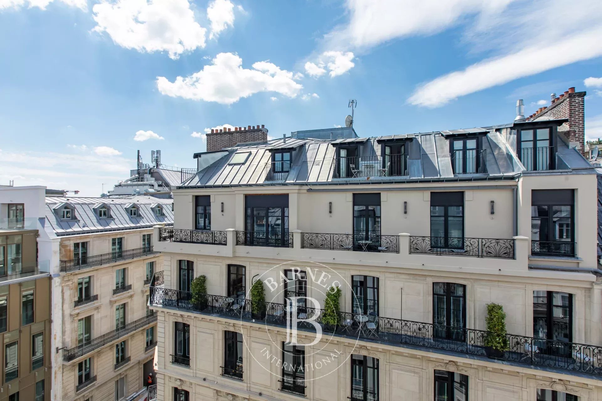 Daire Paris 8ème - picture 8