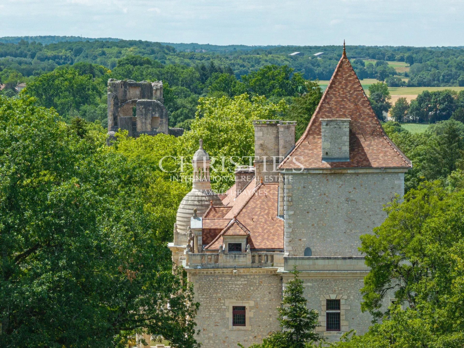 9 Bedroom Chateau's Image 3