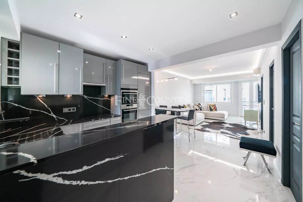 Apartment for sale in Cannes — Apartment for sale Cannes Croisette