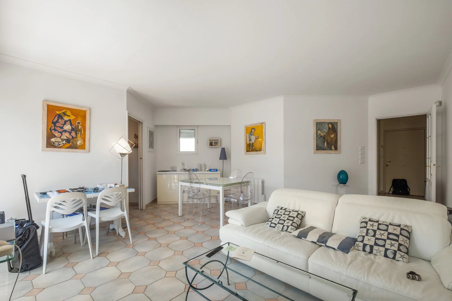 Exclusive in Saint-Jean-Cap-Ferrat: 1-bedroom apartment with terrace and garage, peace under the sun!