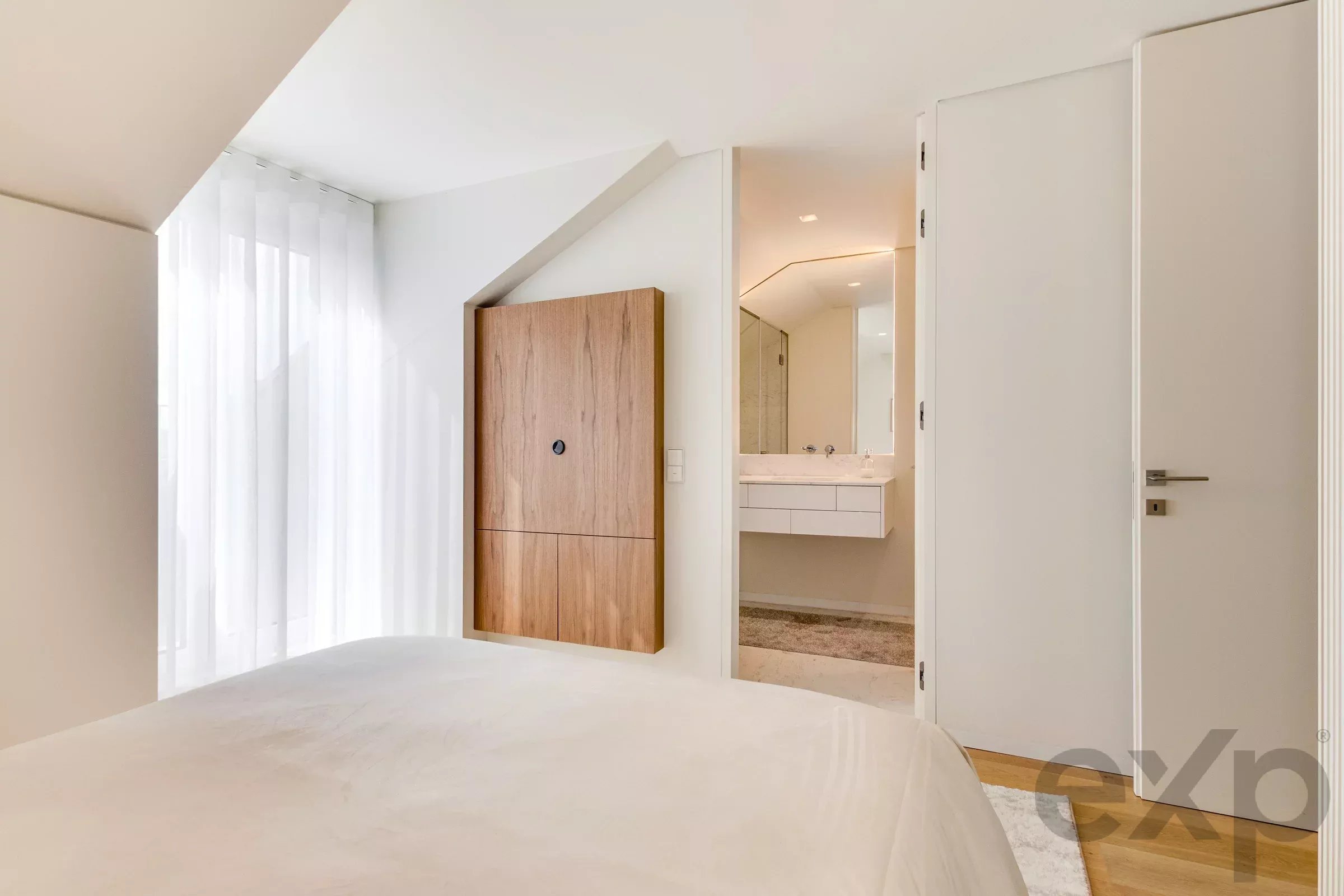 Duplex Apartment 86806328 image 25