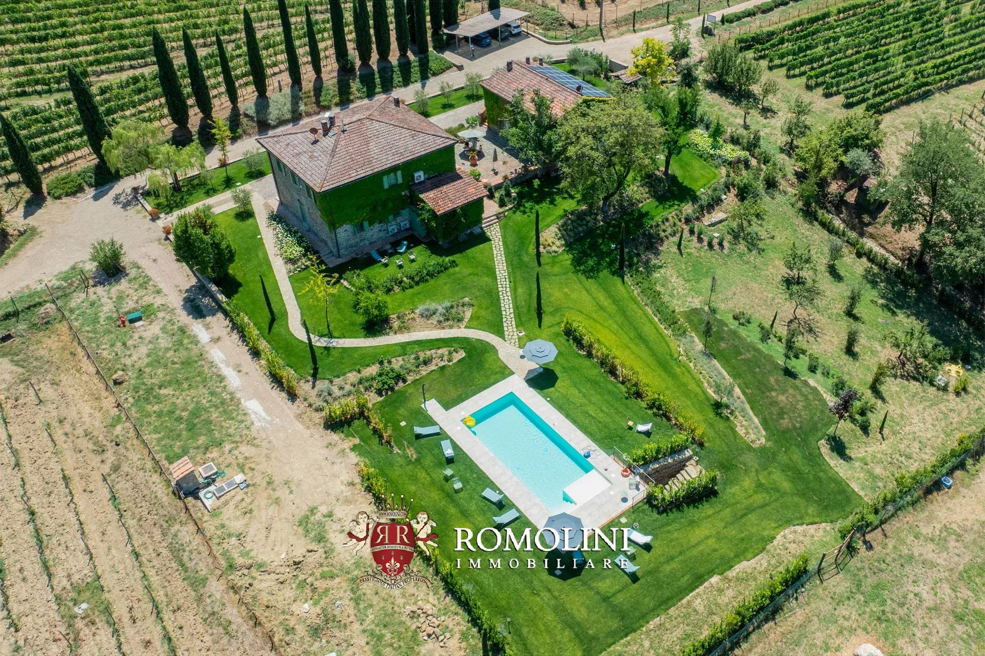 7 Bedroom Vineyard's Image 9